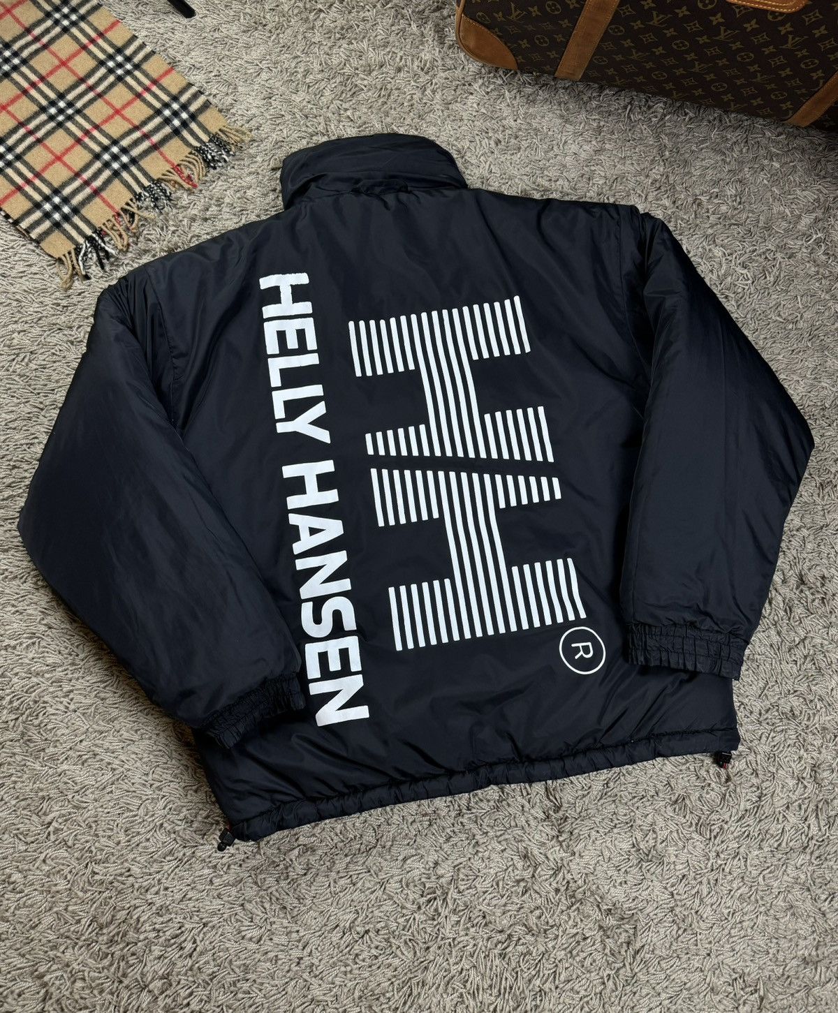 Helly Hansen Reversible puffer jacket Helly Hansen original casual item Size US L / EU 52-54 / 3 - 1 Thumbnail
