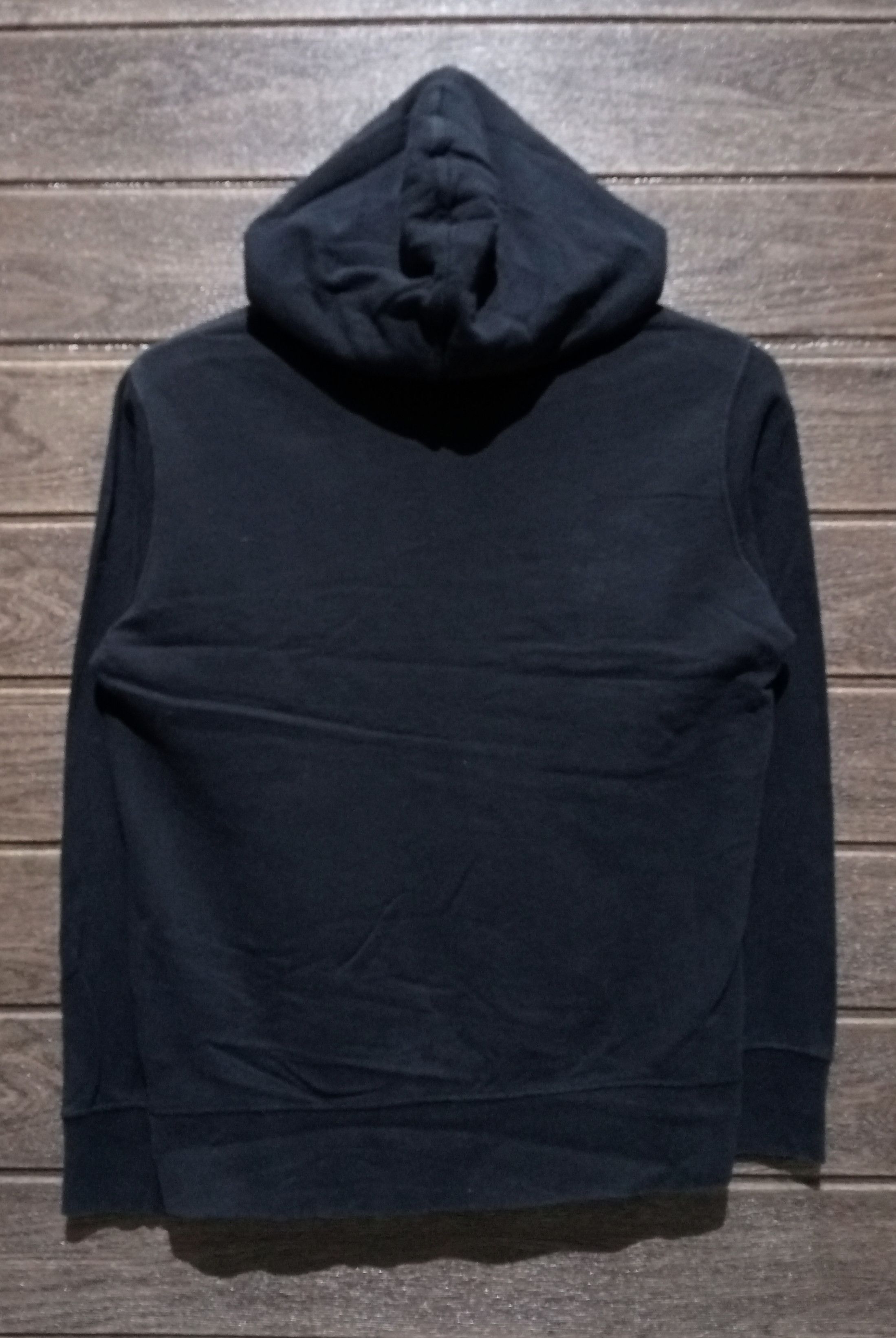 Kaws Vintage KAWS X Sesame Street Uniqlo Pullover Hoodie Rare Size US M / EU 48-50 / 2 - 6 Thumbnail