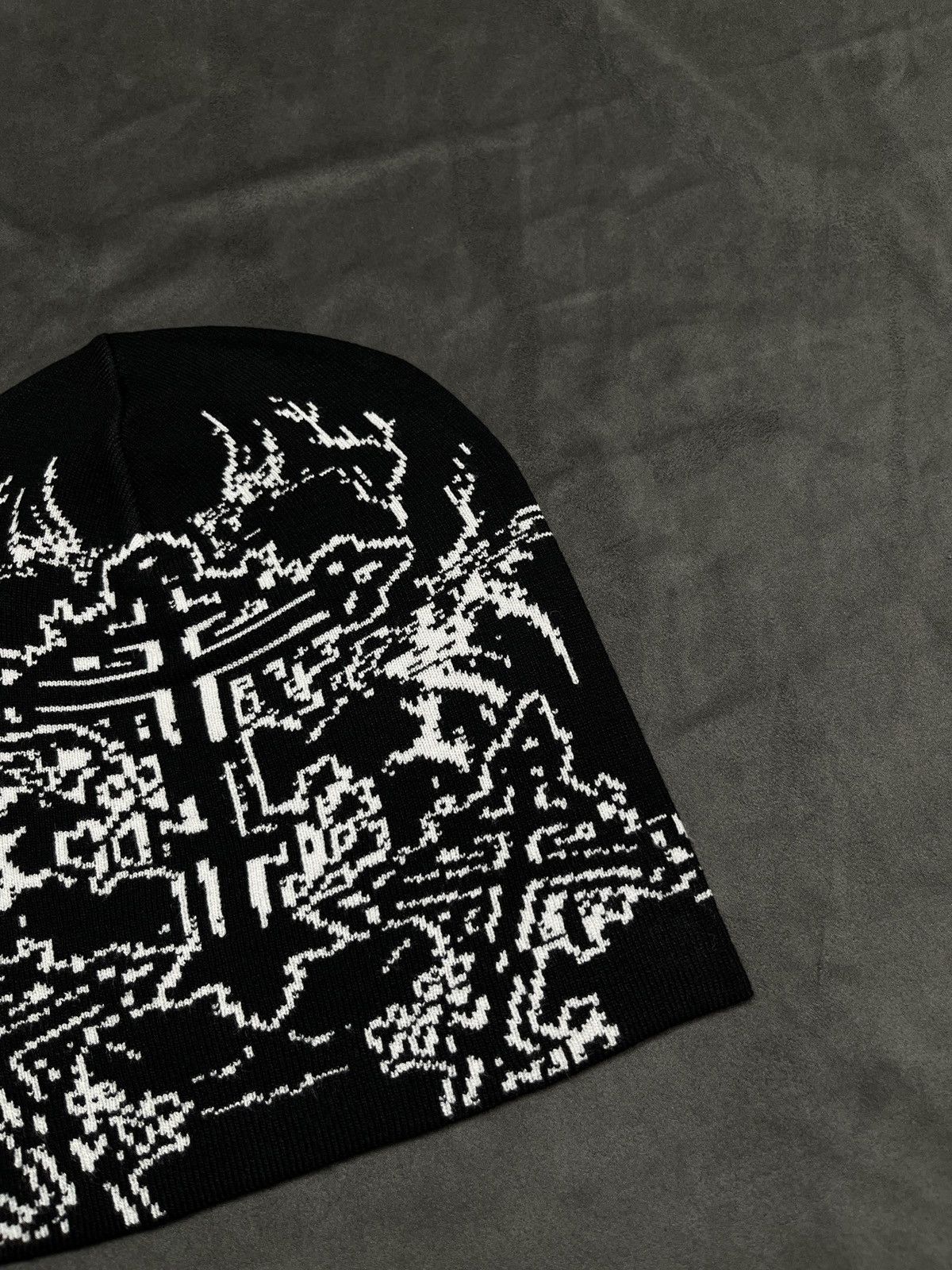 Japanese Brand Rare Y2k Gothic Cross Pattern No Cuff Knit Skull Cap Beanie Size ONE SIZE - 3 Thumbnail