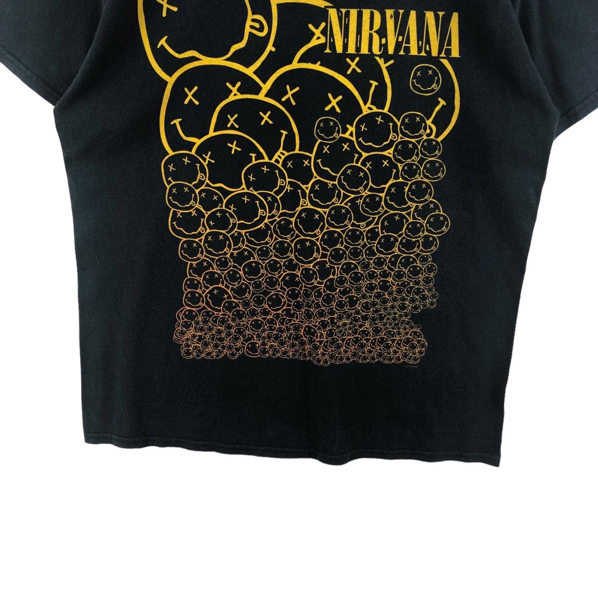 Nirvana × Vintage Pick!! Vtg Y2K NIRVANA Many Smile Rock Faded Tee Tshirt Size US L / EU 52-54 / 3 - 4 Thumbnail