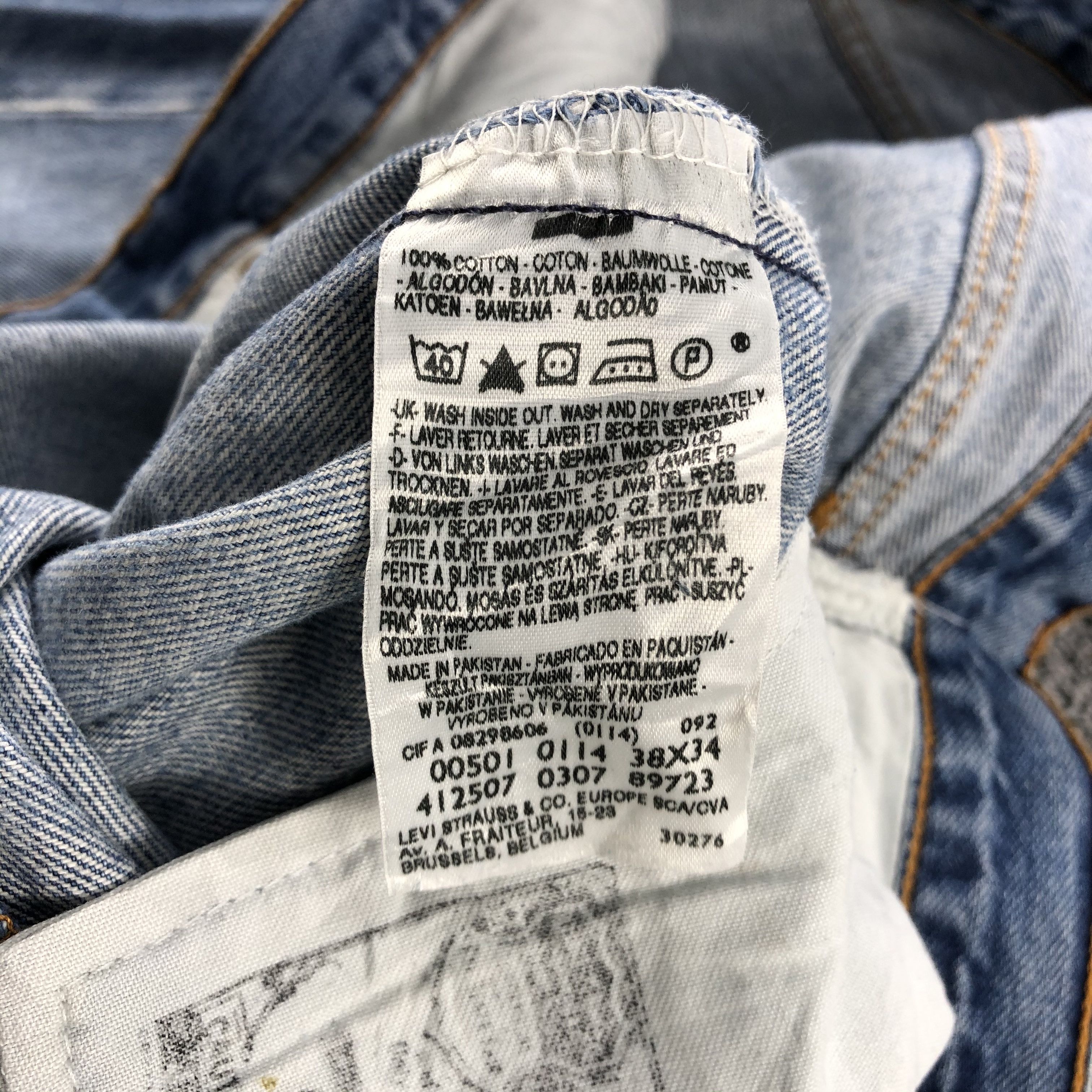 Levi's Vintage Levis 501 Jeans Faded Blue Distressed Denim KJ612 Size US 38 / EU 54 - 11 Thumbnail