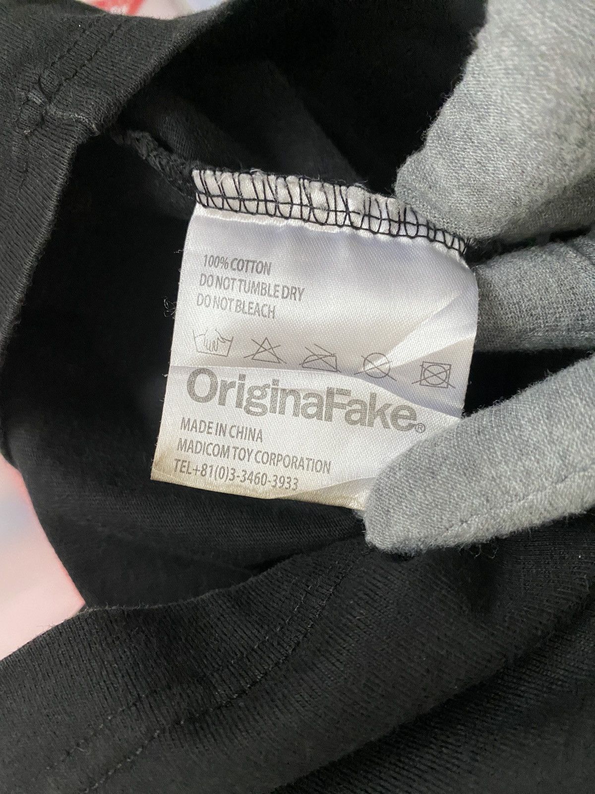 Kaws Original Fake Kaws Glow In The Dark Tee Size US M / EU 48-50 / 2 - 10 Thumbnail