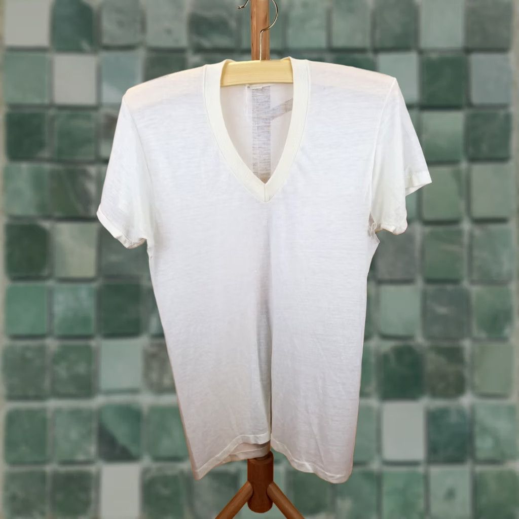 Vintage VINTAGE KMART'S SUPER PAPER THIN V NECK WHITE T-SHIRT SZ MEDIUM T-Shirt Mens White 70s 18 INCH 28 INCH Size US M / EU 48-50 / 2 - 1 Thumbnail