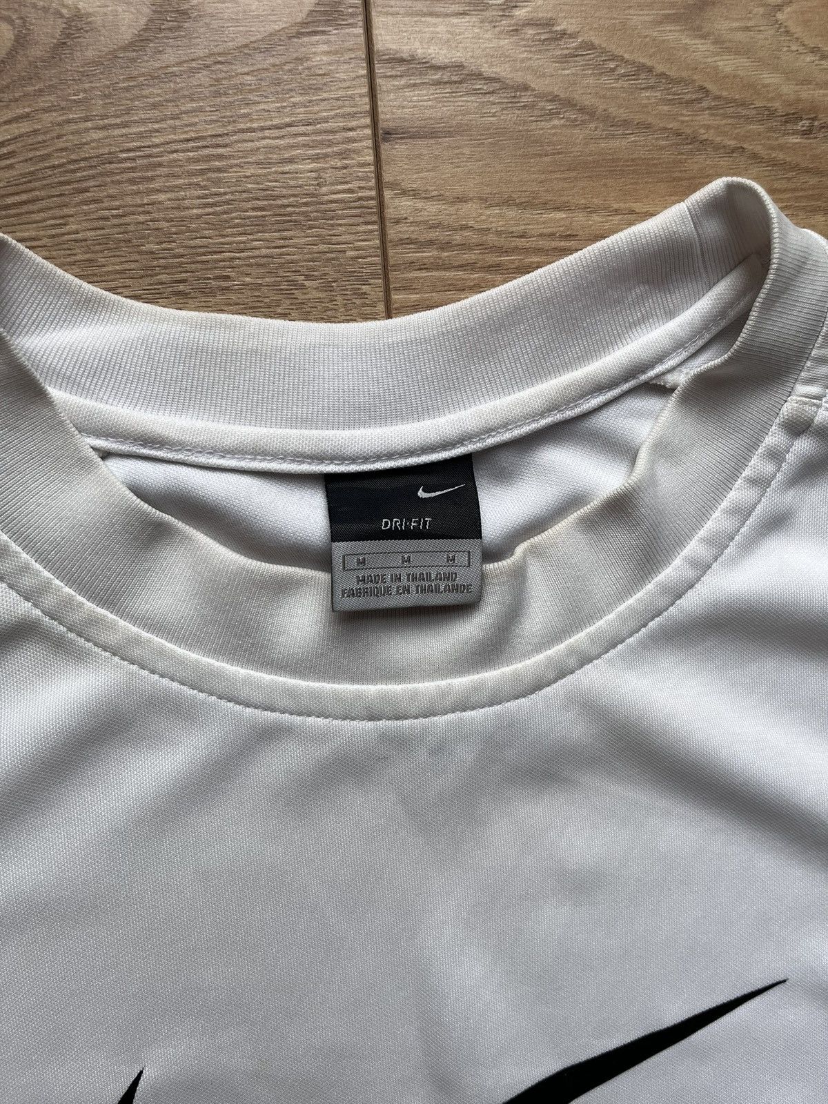 Nike 90’s NIKE TEAM BIG CENTRAL SWOOSH LOGO Y2K RETRO TEE RARE Size US M / EU 48-50 / 2 - 3 Thumbnail