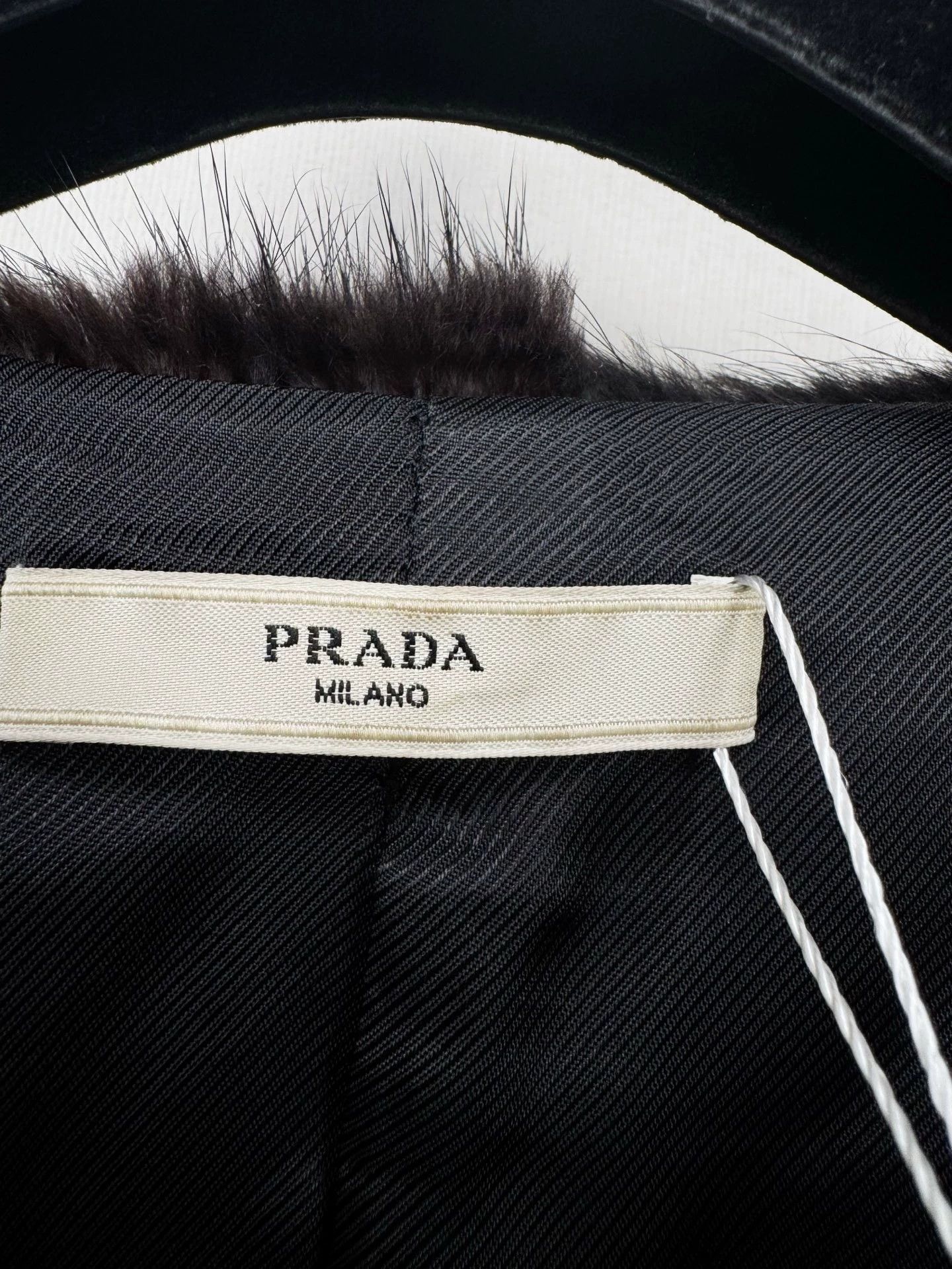 Prada Authentic Prada mink fur vest, Size S / US 4 / IT 40 - 3 Thumbnail