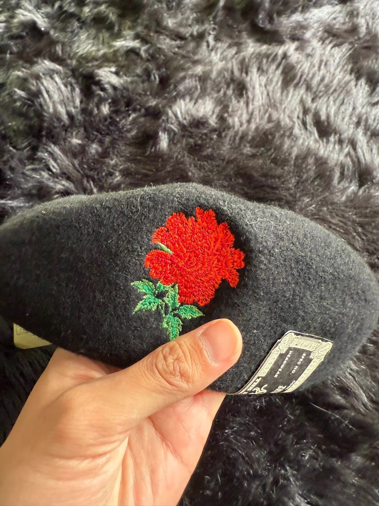 THE H.W.DOG&CO. Black Beret with Red Rose Embroidery Size ONE SIZE - 6 Thumbnail