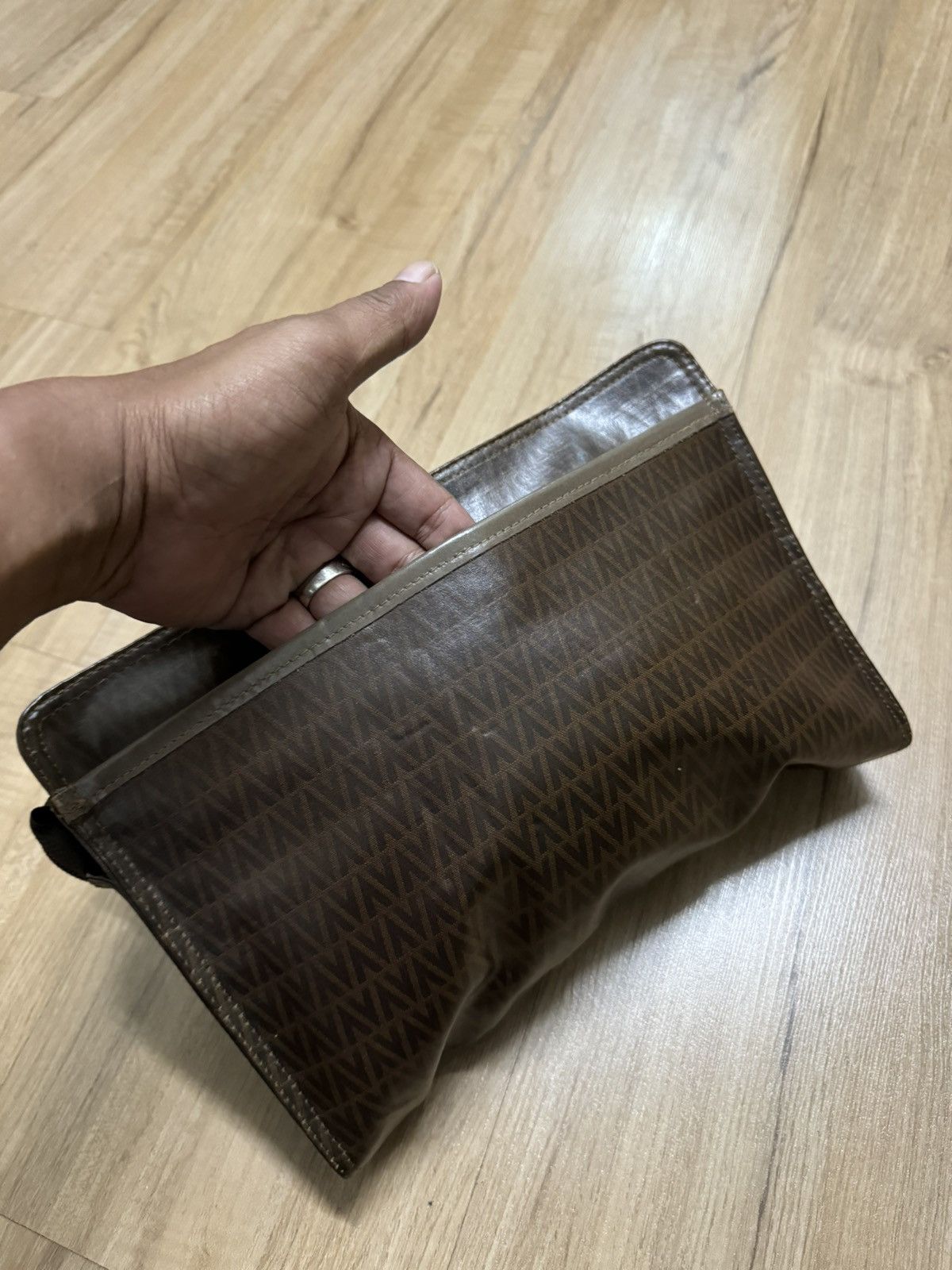 Mario Valentino × Valentino VINTAGE MARIO VALENTINO CLUTCH BAG Size ONE SIZE - 4 Thumbnail