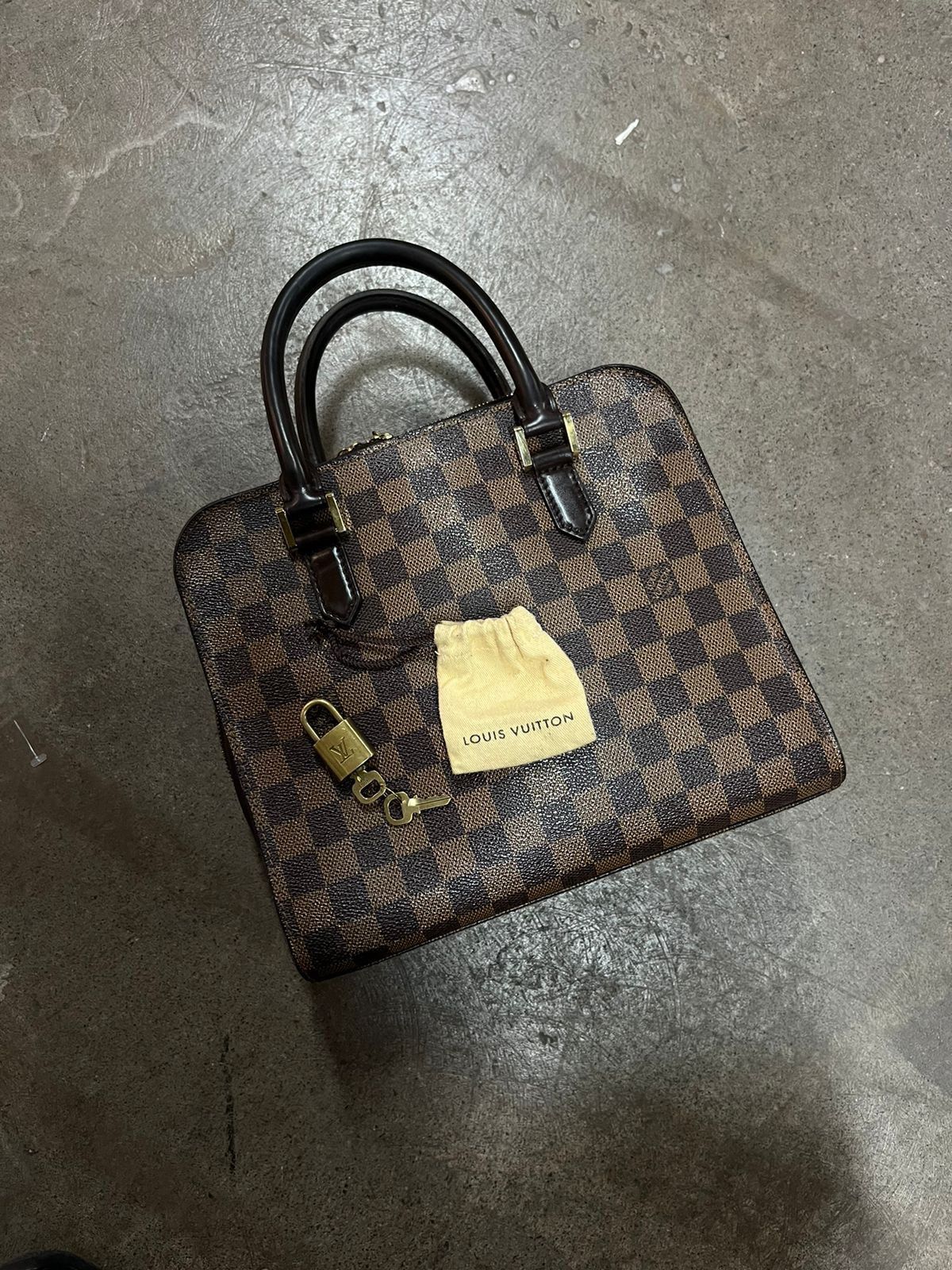 Louis Vuitton Louis Vuitton Bag Size ONE SIZE - 2 Thumbnail