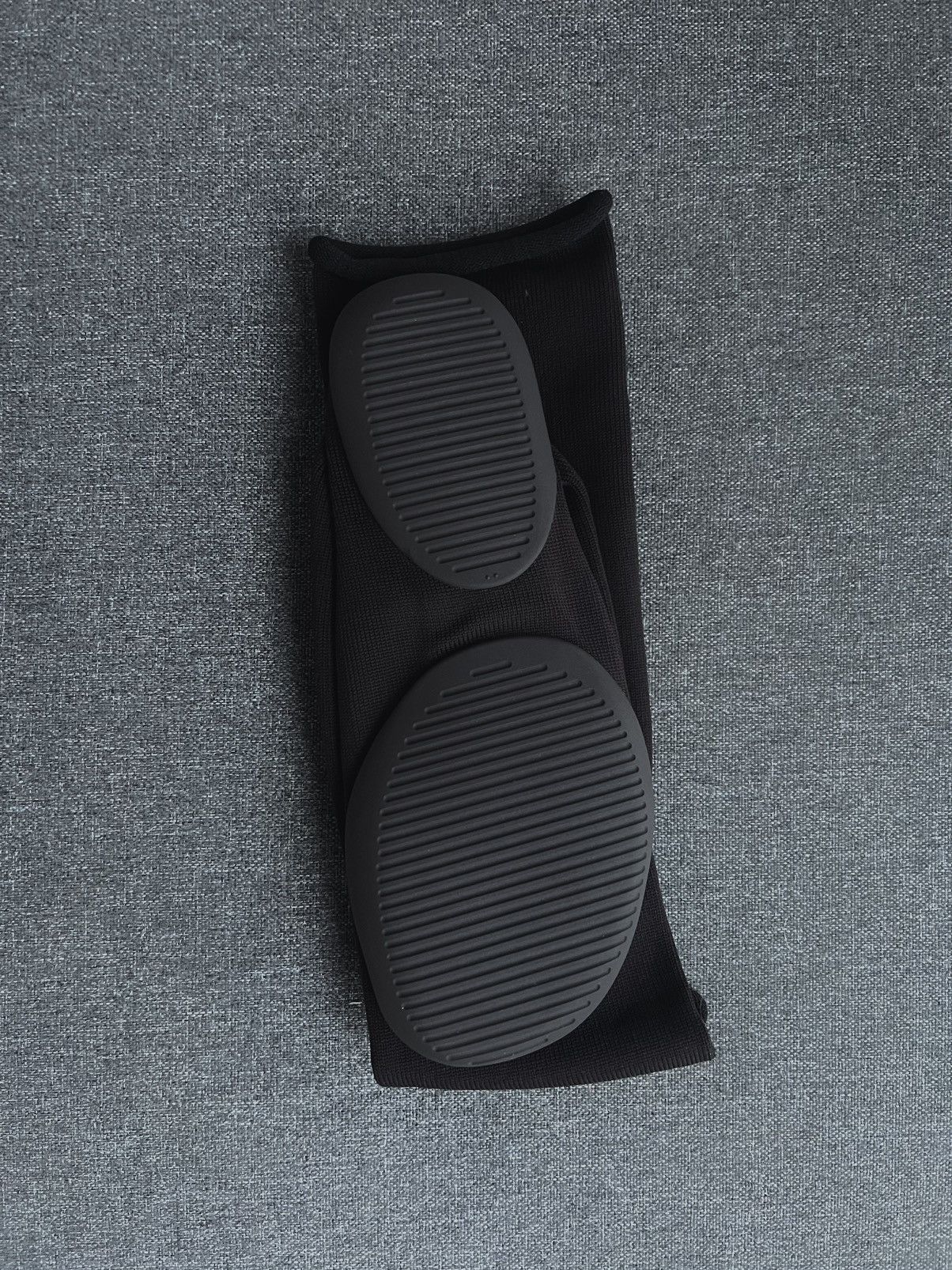 Yeezy YEEZY PODS SIZE 2 Size US 10 / EU 43 - 3 Thumbnail