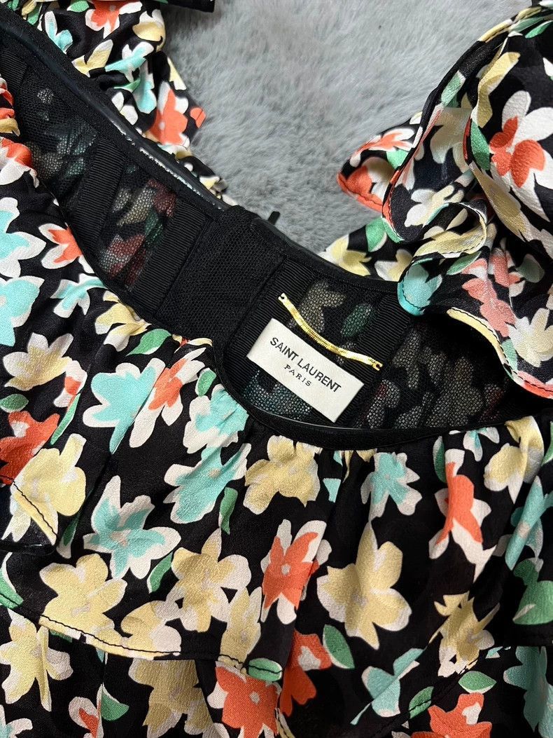 Saint Laurent Paris Saint Laurent Paris Saint Laurent Flower Off-shoulder Shor Size US L / EU 52-54 / 3 - 3 Thumbnail