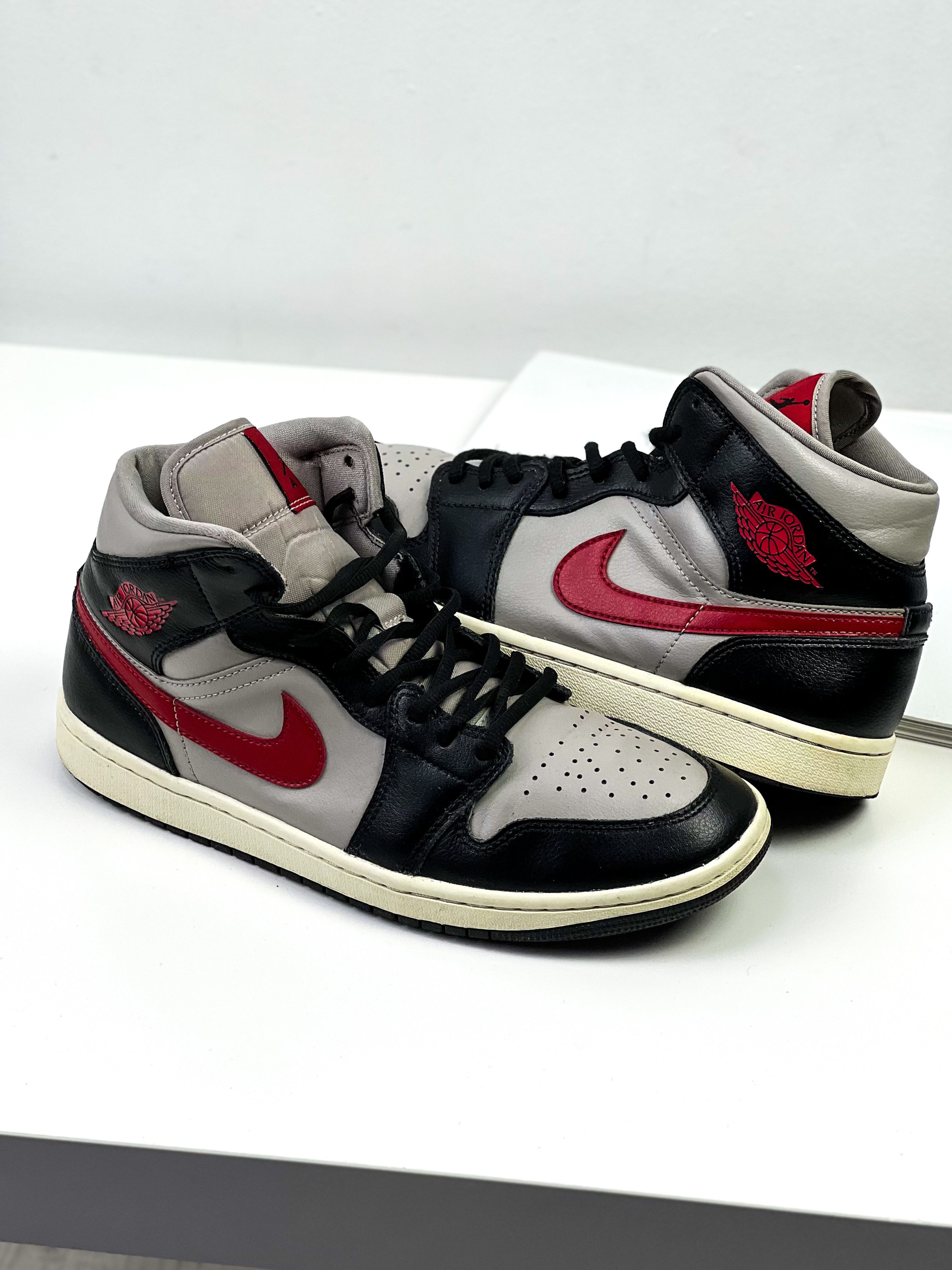 Jordan Brand × Nike Air Jordan 1 Mid Size US 9 / EU 42 - 1 Thumbnail