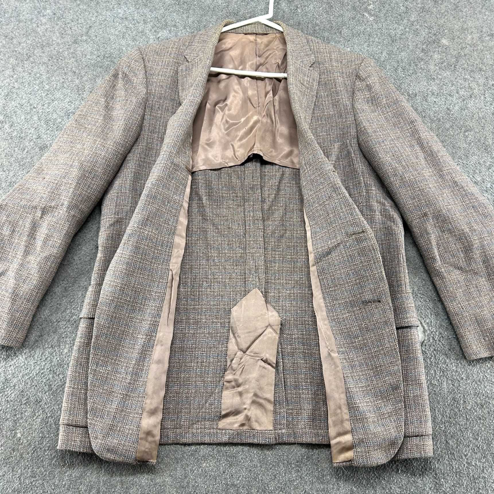Vintage VINTAGE 60s Miller Brown Plaid Wool Blazer Coat 2 Piece Single-Breasted Notch Lapel Chest 44 Regular Mens Defective Holes 90s Sports Jacket Weathered Size 44R - 5 Thumbnail