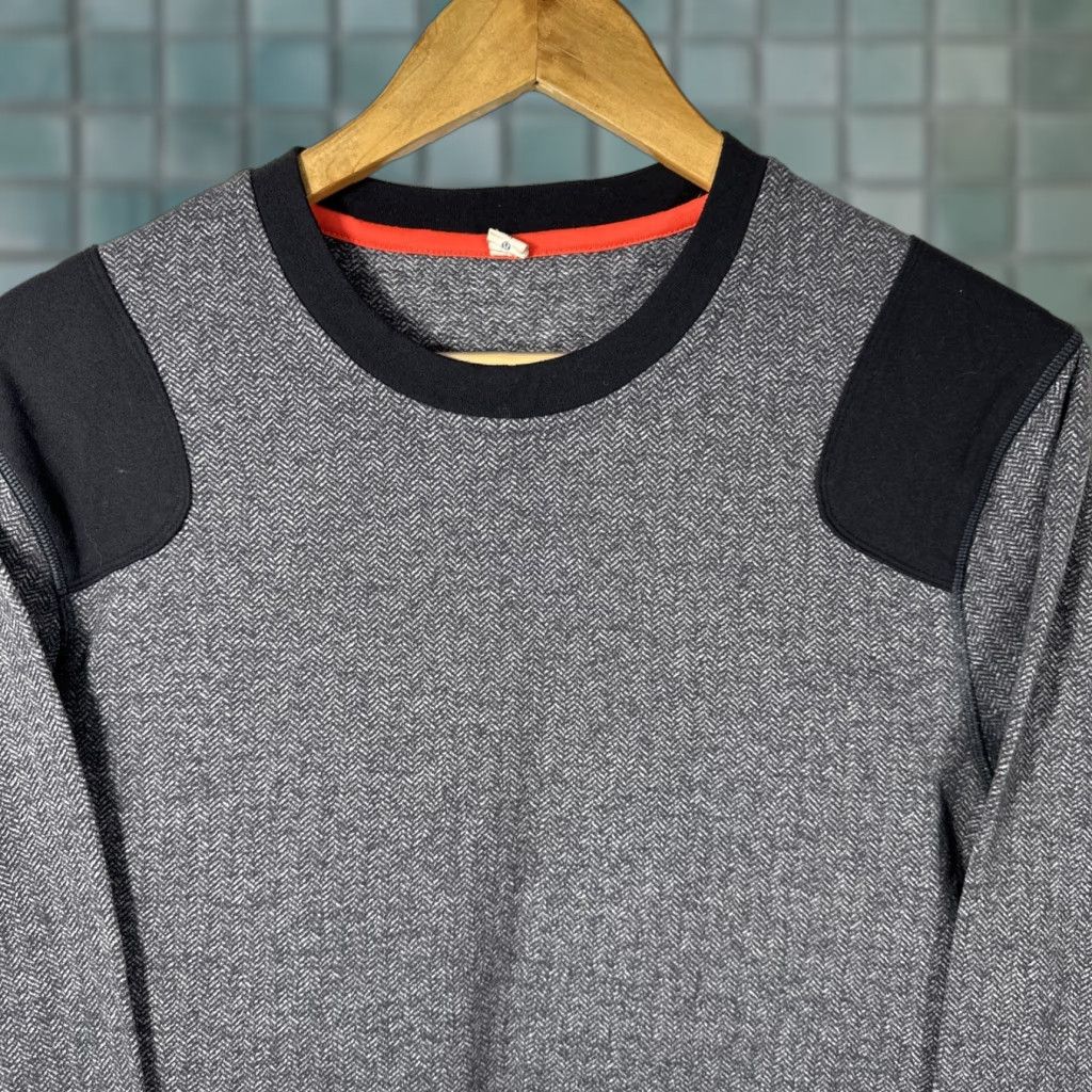 Lululemon Lululemon Sprint Shirt Mens Medium Gray Crew Neck Long Sleeve Elbow Patch Logo Regular Fit T-Shirt Size US M / EU 48-50 / 2 - 1 Thumbnail