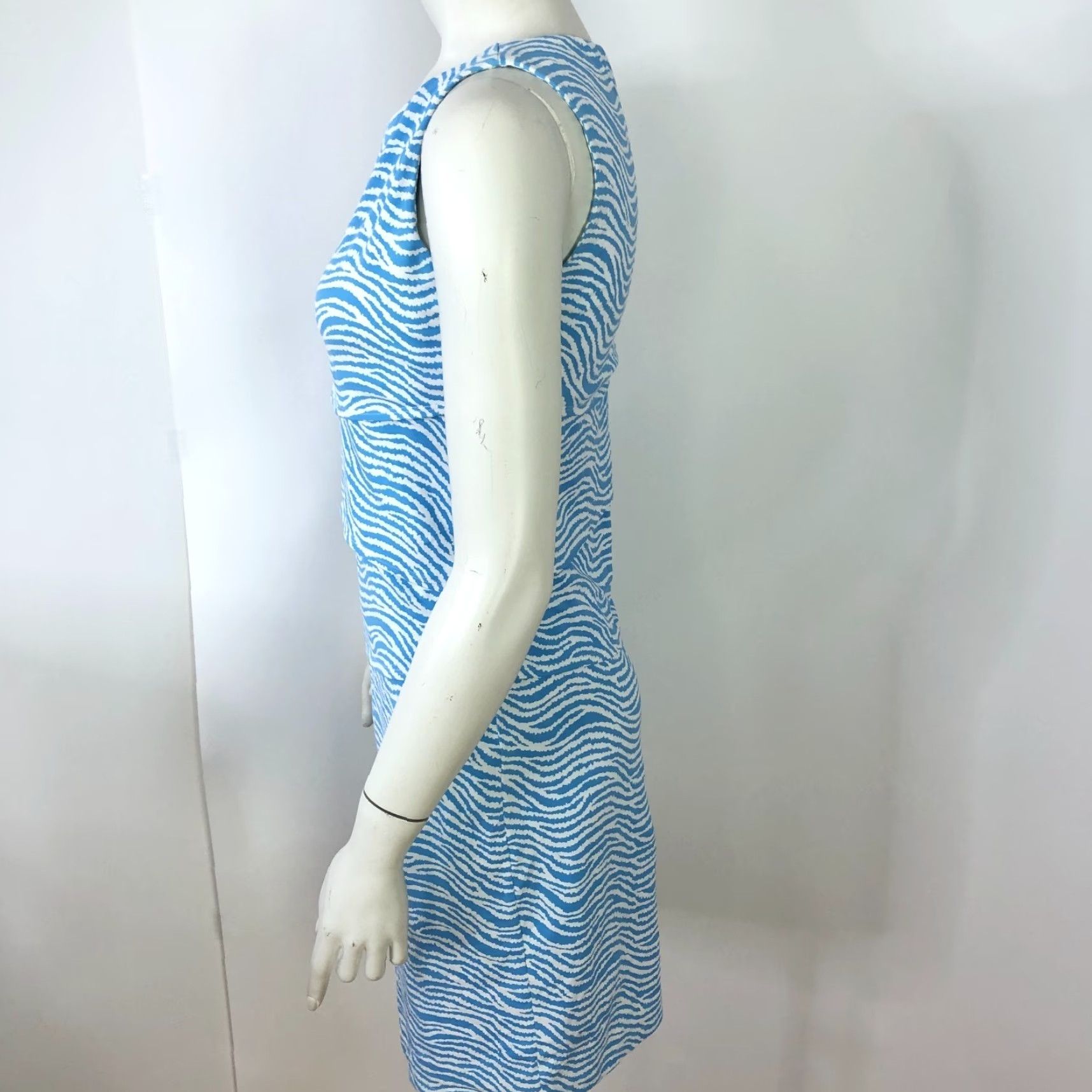 J.McLaughlin J McLaughlin XS Bodycon Fitted Tiered Nylon Above Knee Dress Blue Dress Size XS / US 0-2 / IT 36-38 - 2 Thumbnail