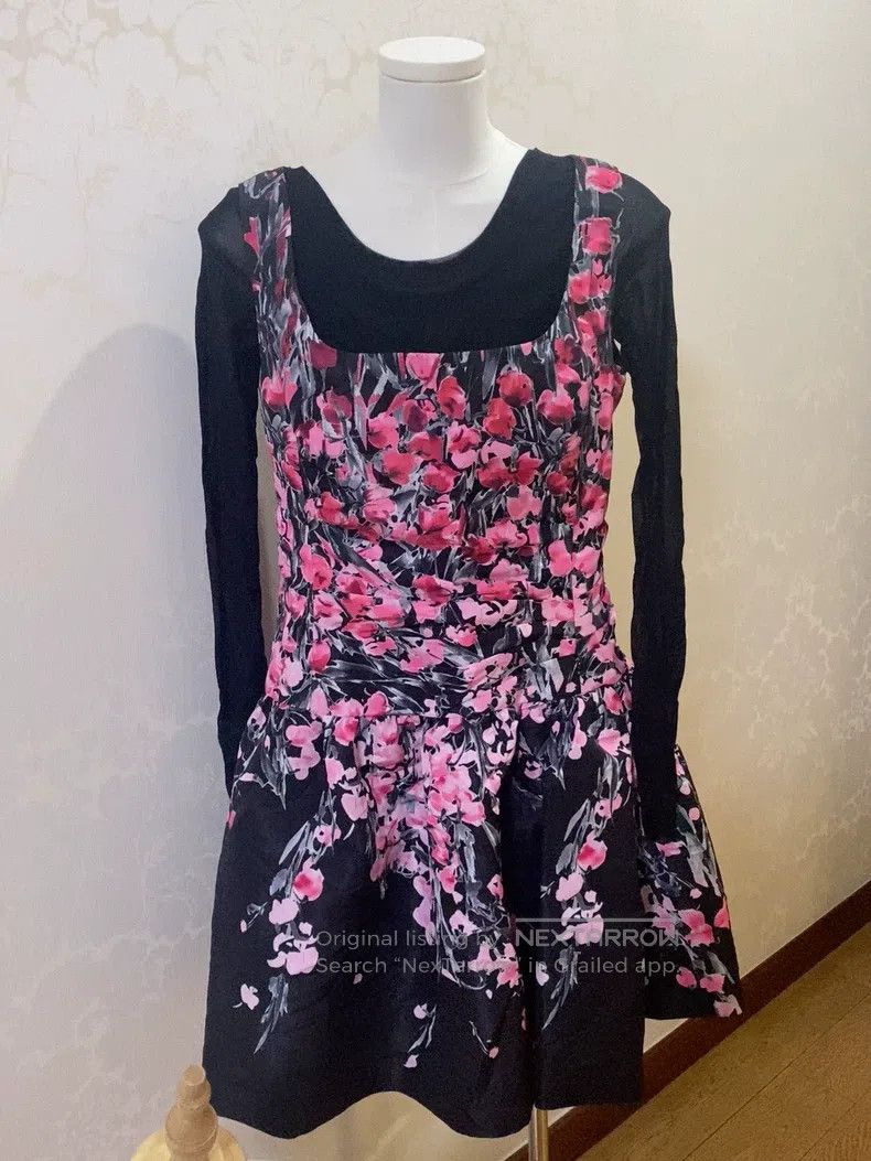 Other Valentino Sleeveless waist flower bud fluffy dress Size XL / US 12-14 / IT 48-50 - 1 Thumbnail