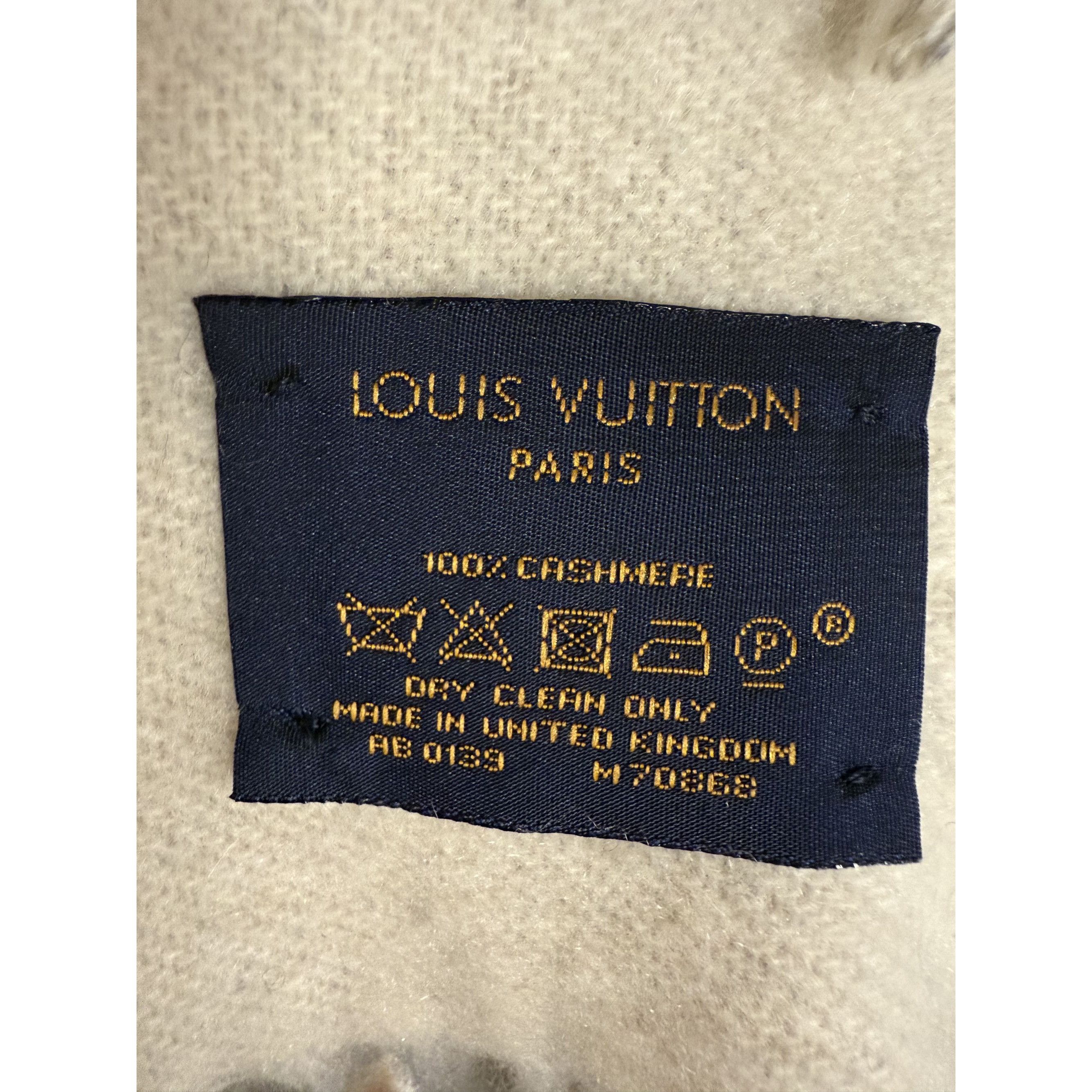 Louis Vuitton Louis Vuitton Gradient Monogram Scarf 100% Cashmere Unisex S Size ONE SIZE - 4 Thumbnail