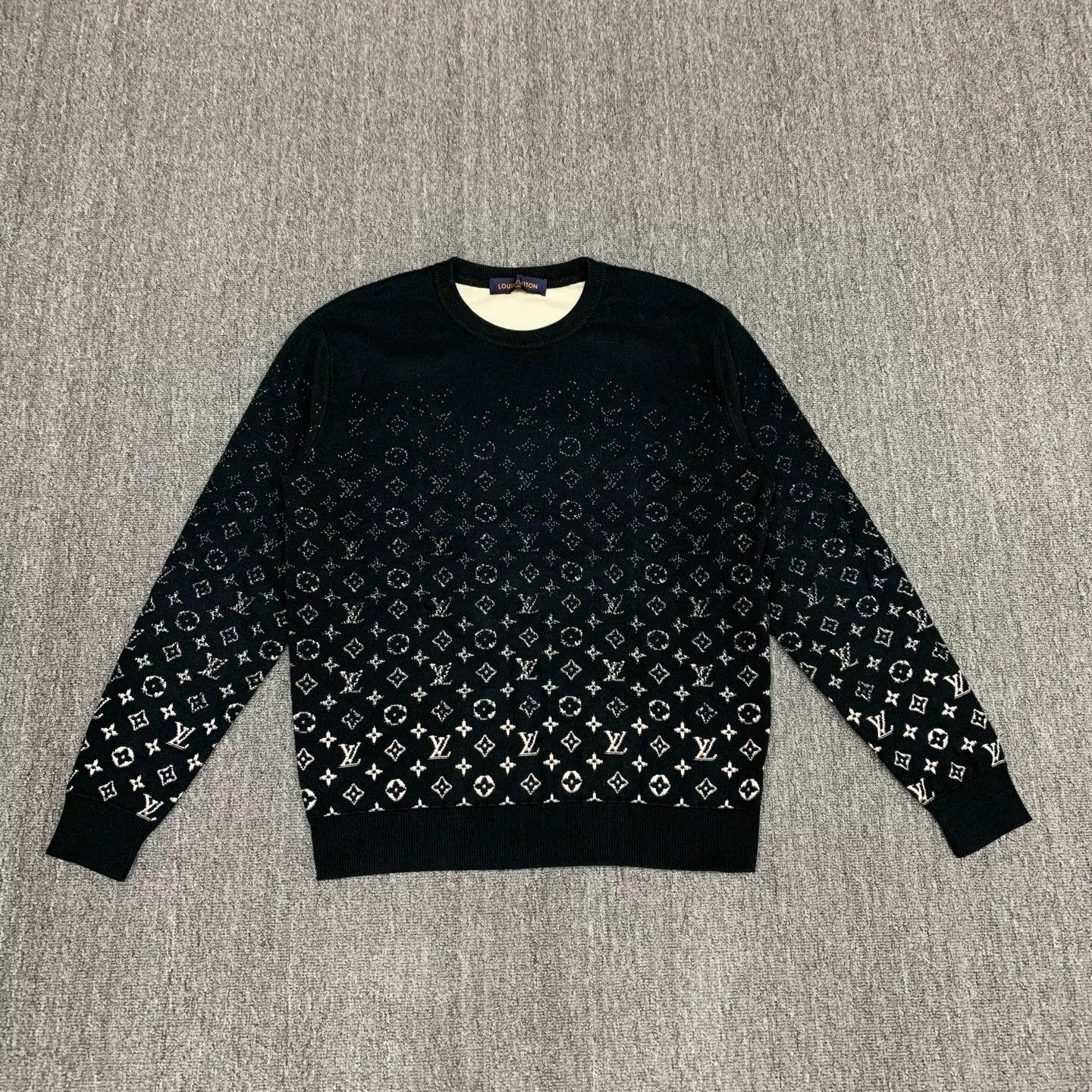 Louis Vuitton LV Monogram Gradient Print Knit Sweater Size US M / EU 48-50 / 2 - 1 Thumbnail