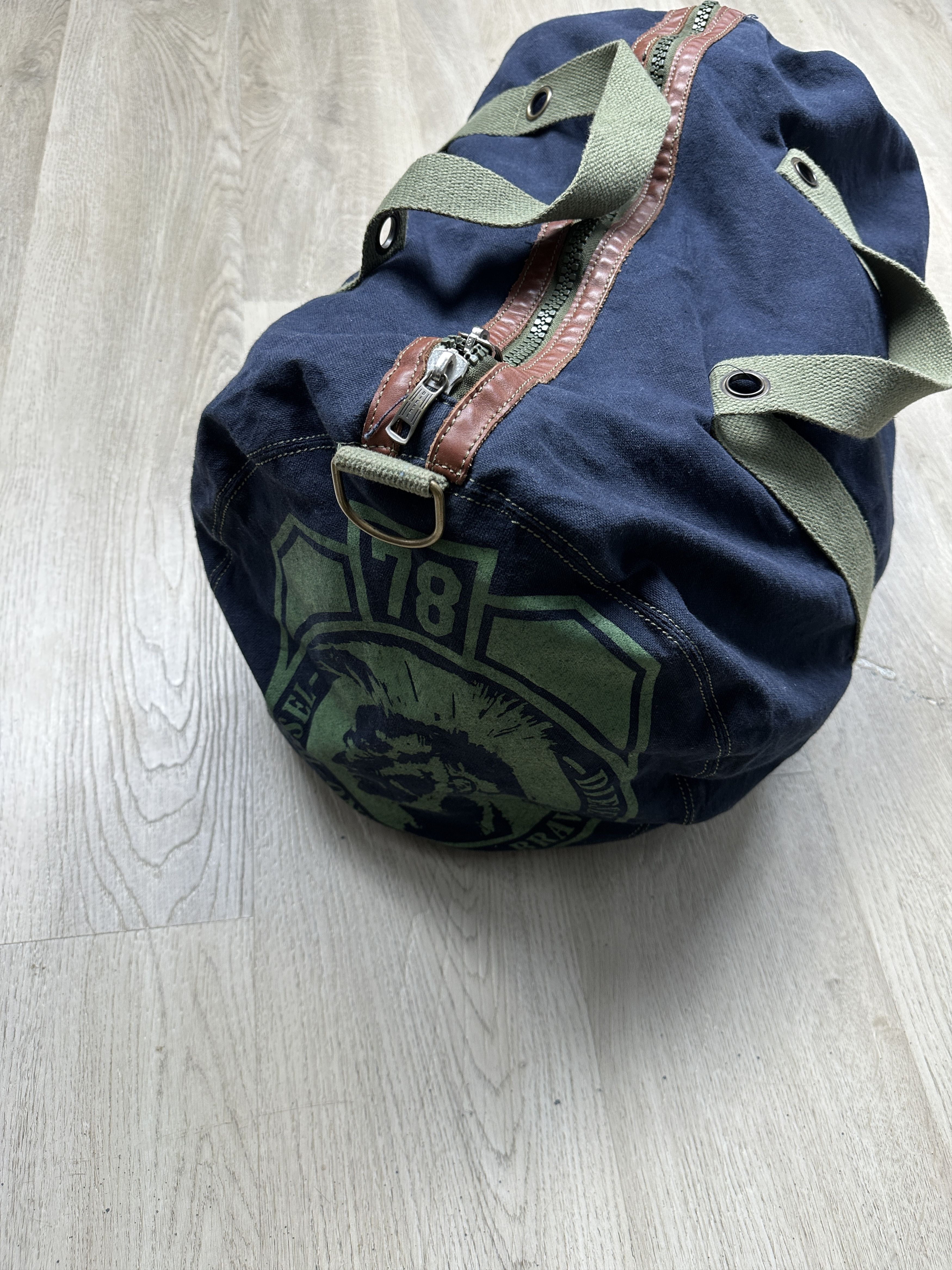 Diesel Diesel Big Logo Punk Boston Travel Bag Drum Bag Size ONE SIZE - 9 Thumbnail