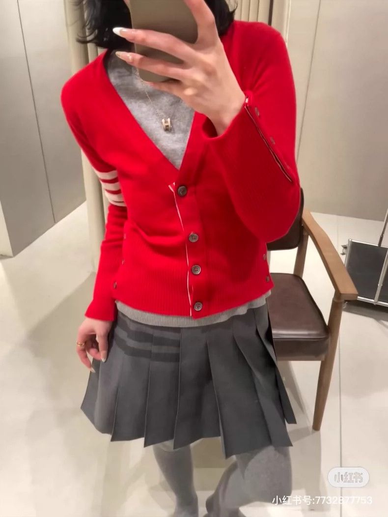 Thom Browne Thom Browne Red four stripe cashmere sweater Size S / US 4 / IT 40 - 8 Thumbnail