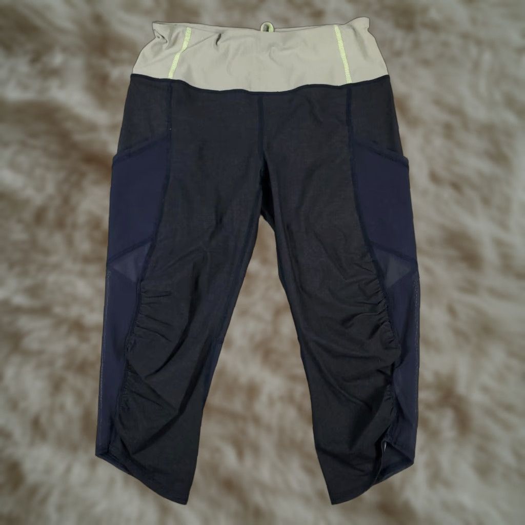 Lululemon Lululemon Leggings Capri Womens Size 6 Blue Pockets Activewear Athleisure Logo Modern Womens Size 28" / US 6 / IT 42 - 1 Thumbnail