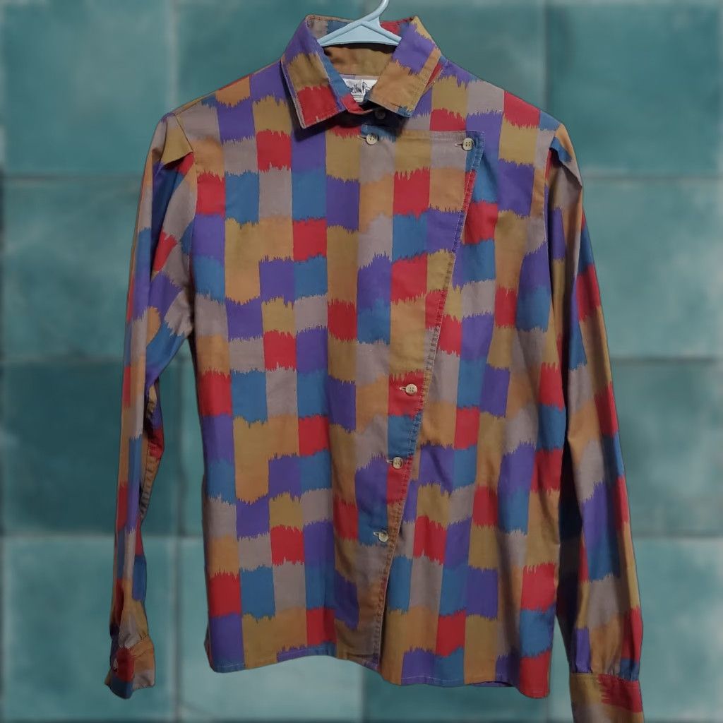 Diane von Furstenberg VINTAGE Diane von Furstenberg Top Womens 10 Geo Print Asymmetric Button Front Shirt FLAW Size L / US 10 / IT 46 - 1 Thumbnail