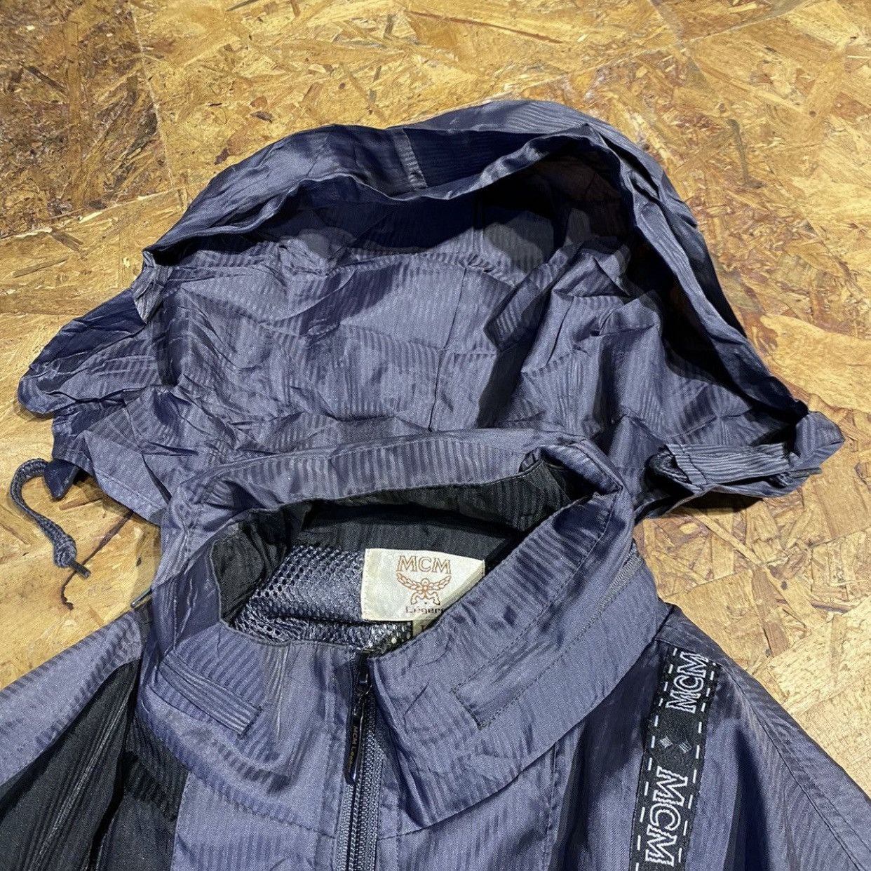 MCM × Vintage Vintage Embroidery Big Logo MCM Legere Windbreaker Jacket Size US L / EU 52-54 / 3 - 9 Thumbnail