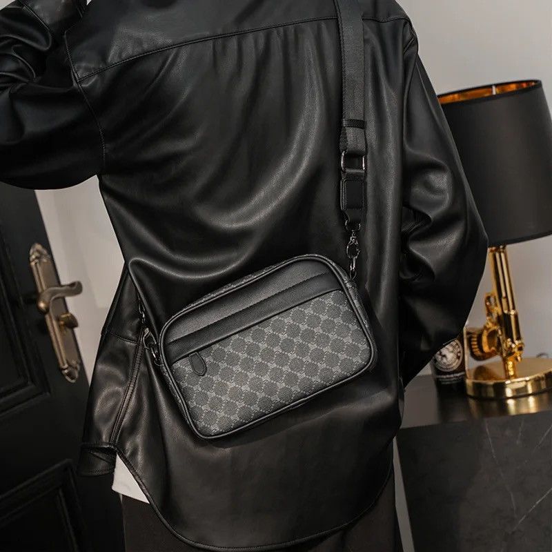 Japanese Brand Black Crossbody Bag Size ONE SIZE - 1 Thumbnail