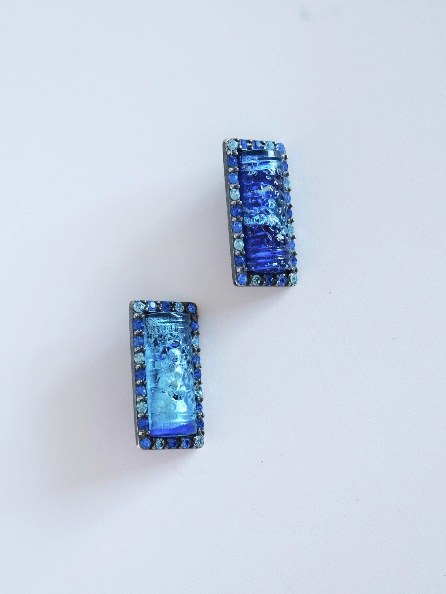 Yves Saint Laurent YSL Vintage Deep Sea Blue Maya Silver Foil Clip-on Earrings Size ONE SIZE - 4 Thumbnail
