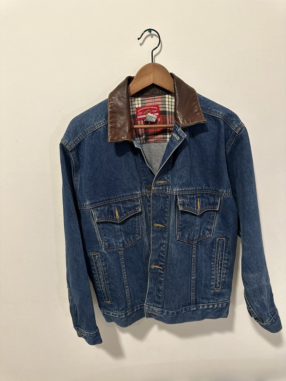 Marlboro Vintage 1990 Marlboro Denim Jacket w/ leather collar Size US S / EU 44-46 / 1 - 1 Thumbnail
