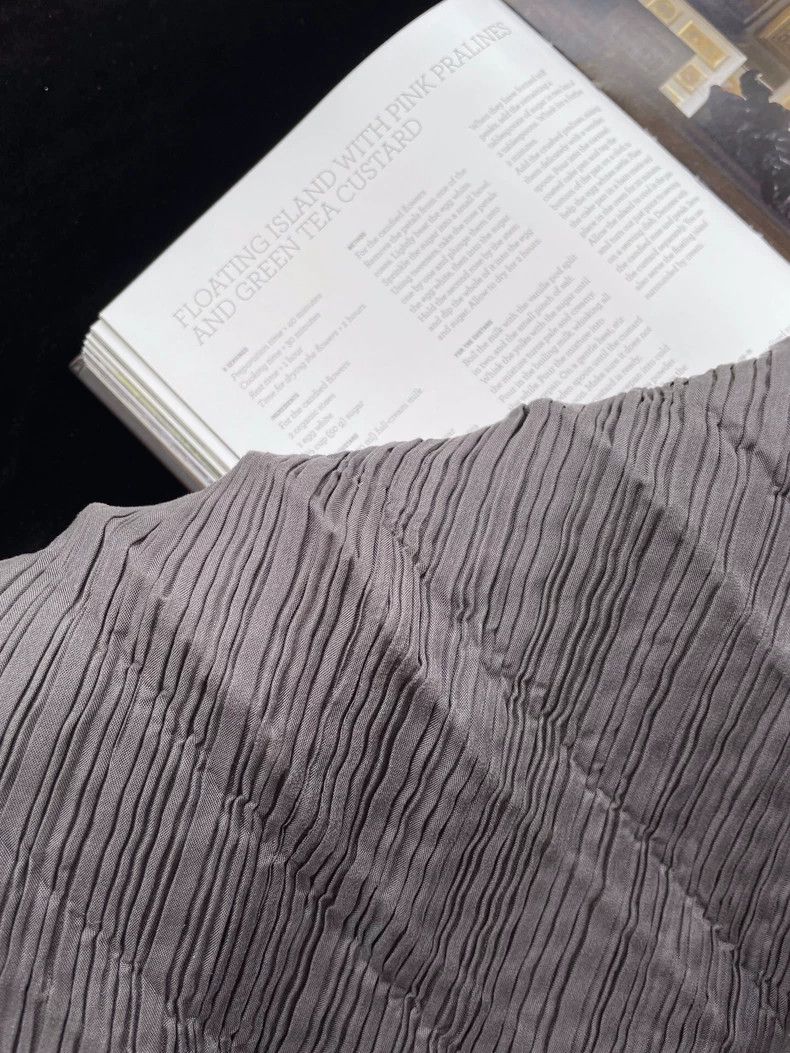 Issey Miyake Issey Miyake A long-sleeved V-neck dress with a grey main Size S / US 4 / IT 40 - 5 Thumbnail