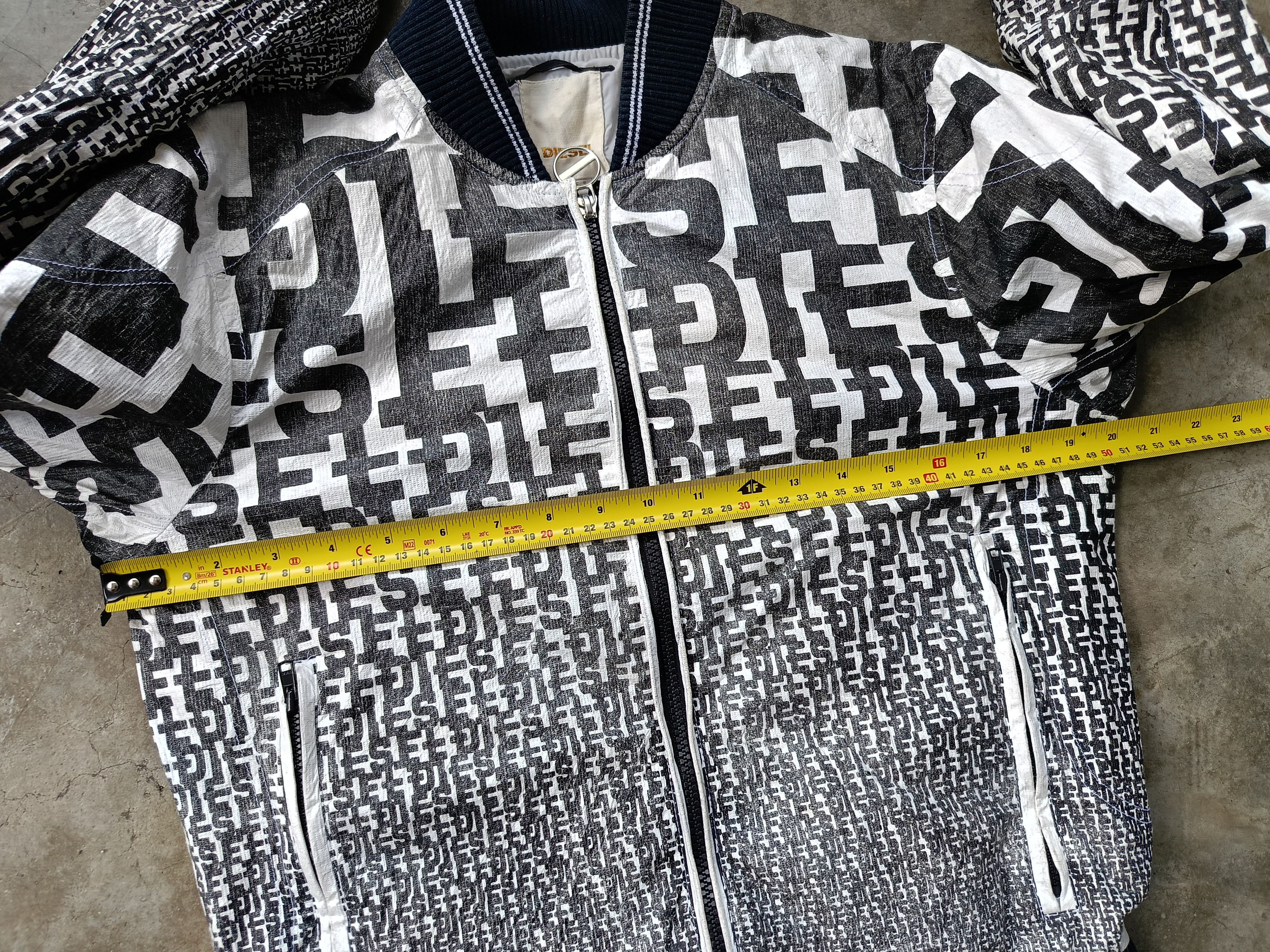 Diesel DIESEL MONOGRAM SPELLOUT BOMBER JACKET NYLON Size US S / EU 44-46 / 1 - 11 Thumbnail