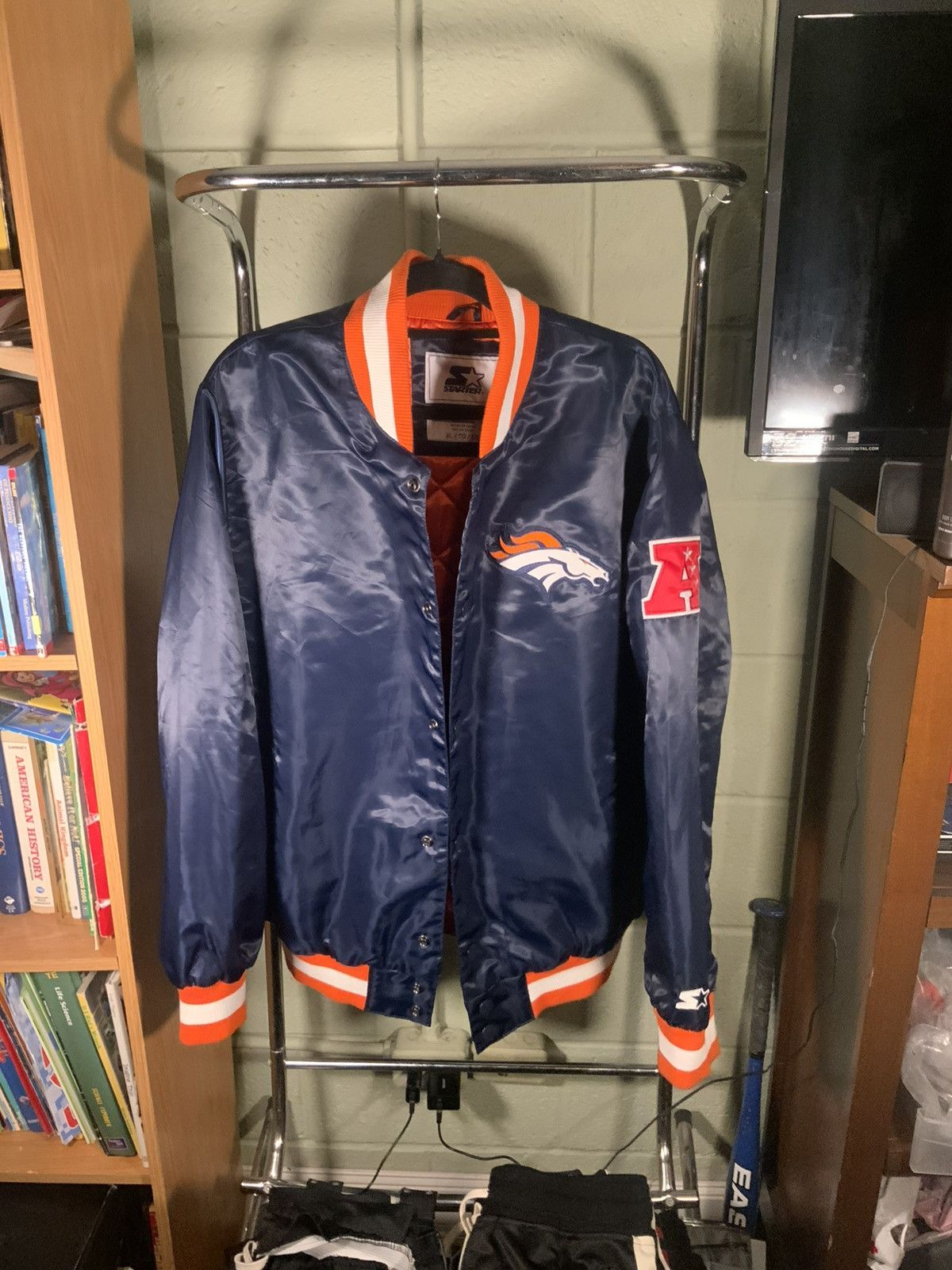 Starter Denver Broncos Starter Satin Jacket Size US XL / EU 56 / 4 - 1 Thumbnail