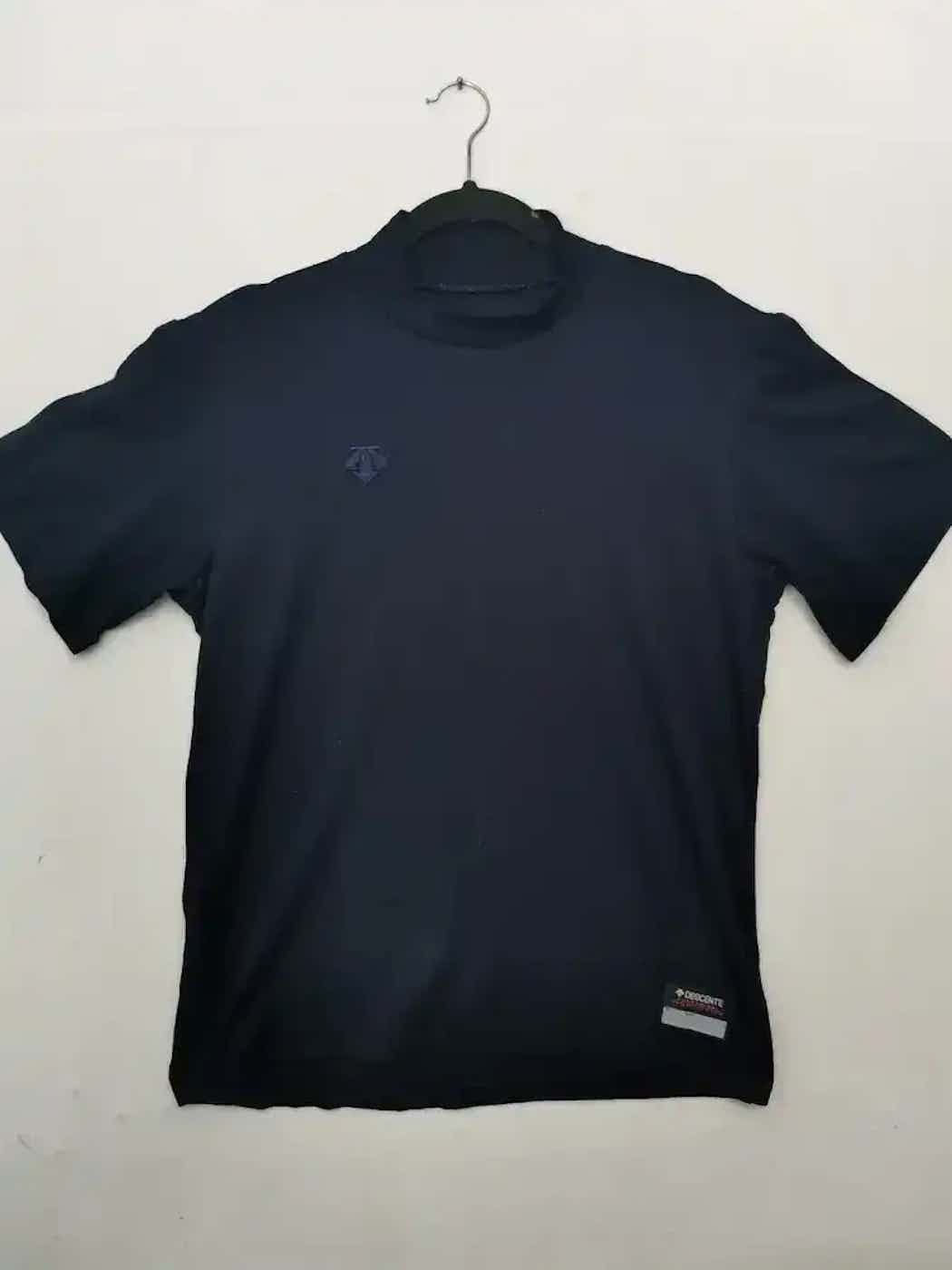 Descente Vintage Descente T-shirt Size US M / EU 48-50 / 2 - 1 Thumbnail