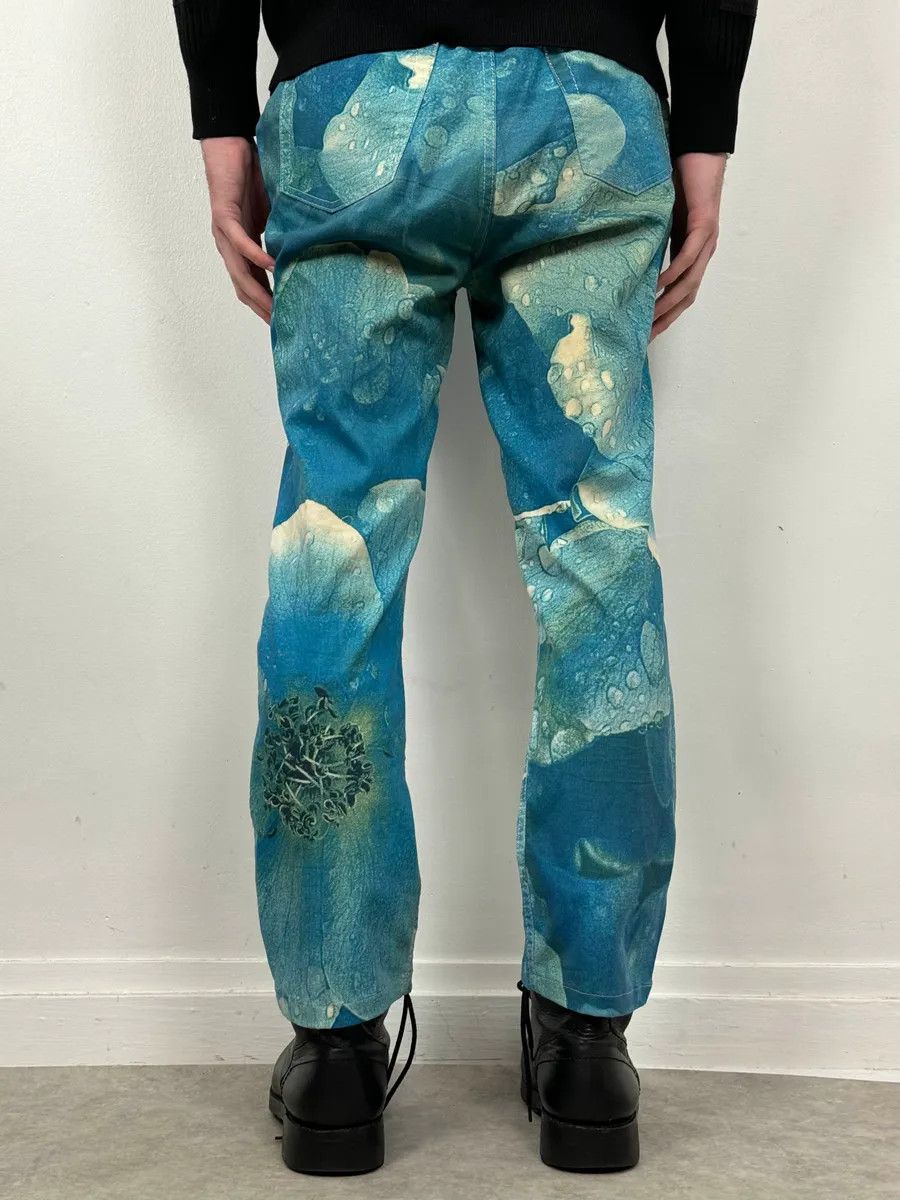 Roberto Cavalli 2000s Roberto Cavalli Blue Wet Leaves Print Pants Size 26" / US 2 / IT 38 - 5 Thumbnail