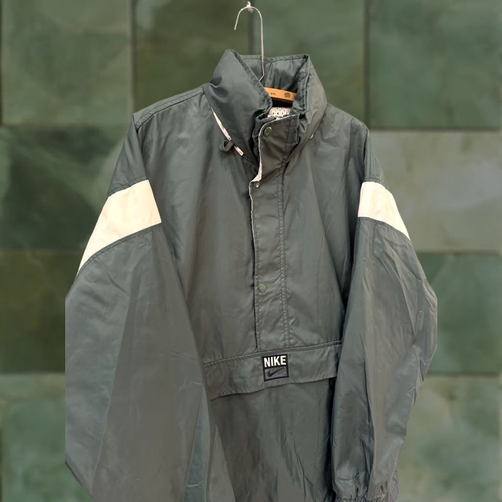 Nike VINTAGE Nike Air Swoosh Green Anorak Windbreaker Jacket L Men’s Green 90s Nike Air Windbreaker Mens Jacket Size US L / EU 52-54 / 3 - 1 Thumbnail