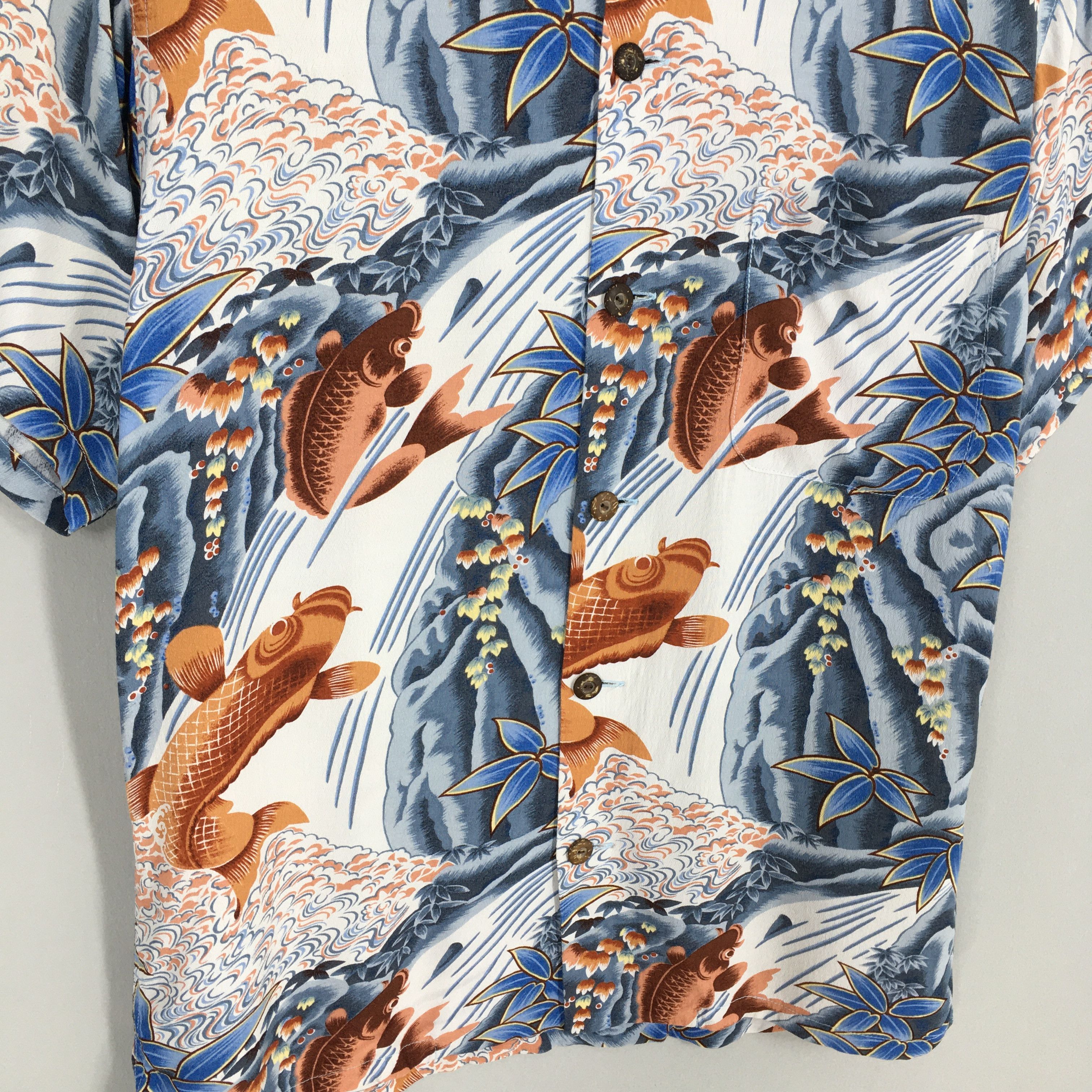 Vintage Vintage Hawaiian Patina Japanese Koi Fish Rayon Shirt Small Size US S / EU 44-46 / 1 - 4 Thumbnail
