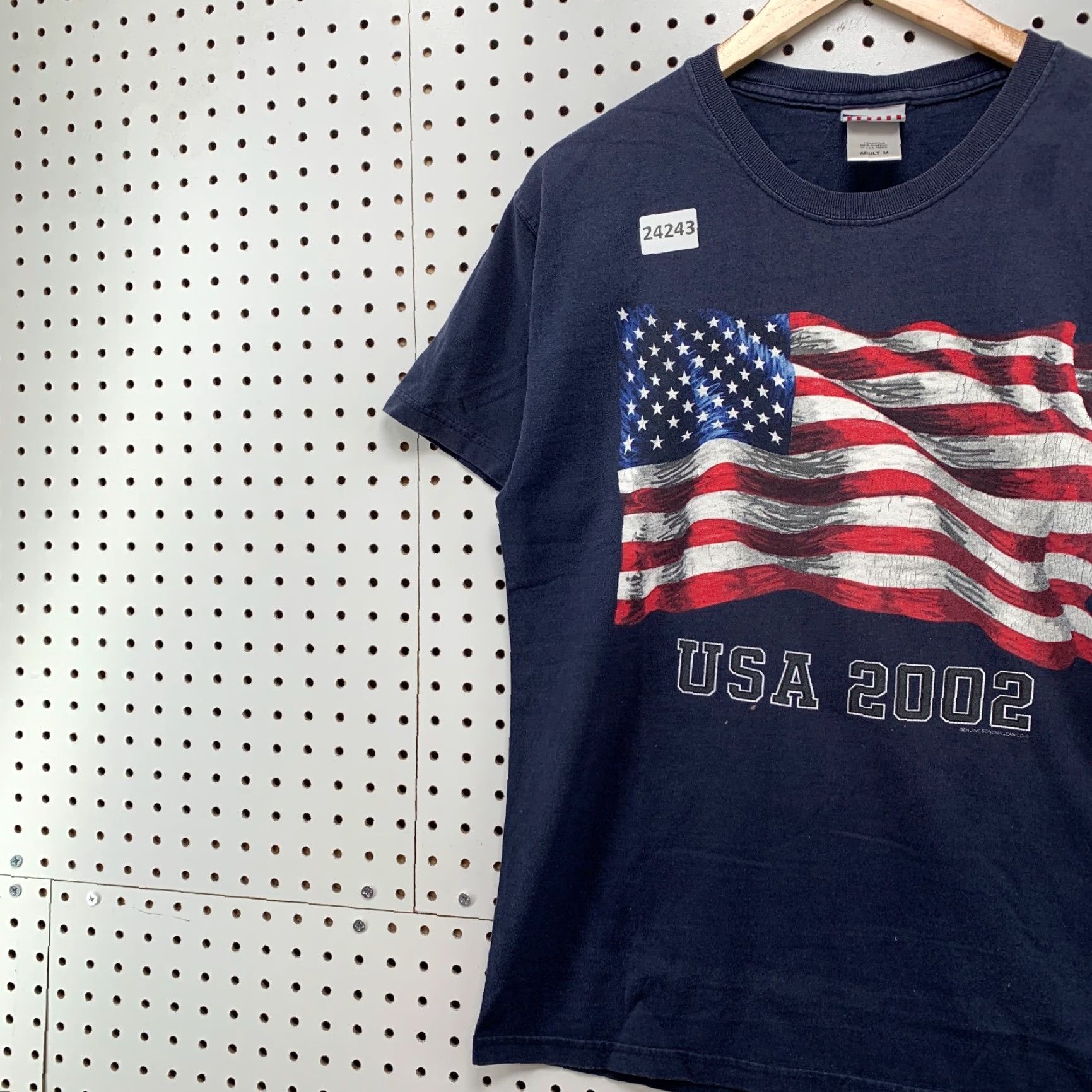 Vintage VINTAGE Sonoma Shirt Navy Blue USA Flag 2002 Graphic Adult Medium 20x26.5 Navy Blue USA Flag 2002 Graphic Men Medium 20x26.5 Size US M / EU 48-50 / 2 - 3 Thumbnail