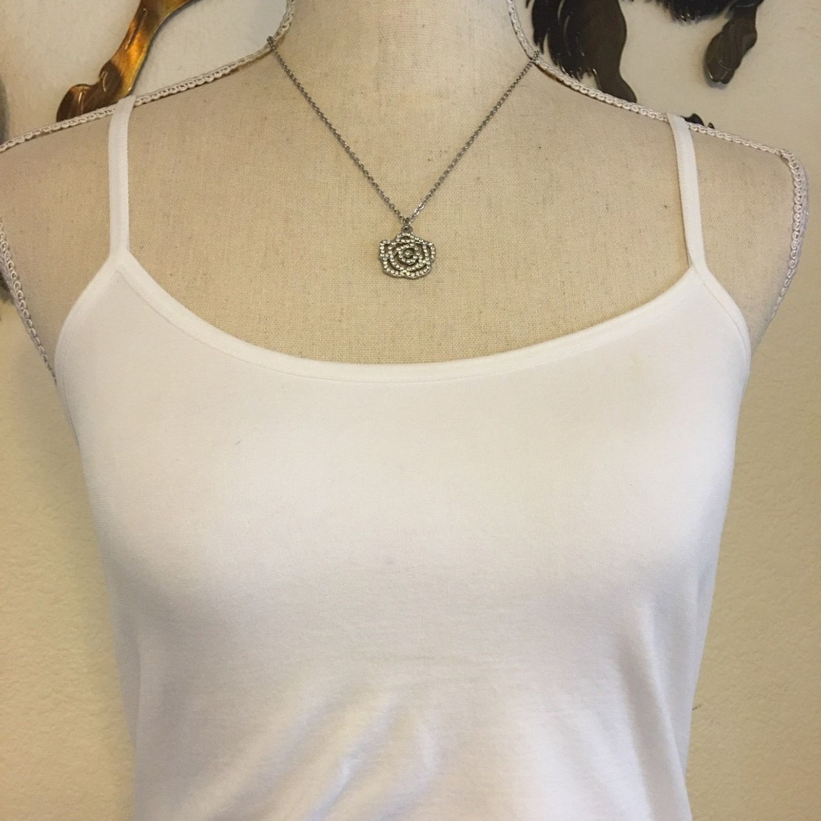 Jewelry Clear rhinestone rose pendant on chain necklace Size ONE SIZE - 3 Thumbnail