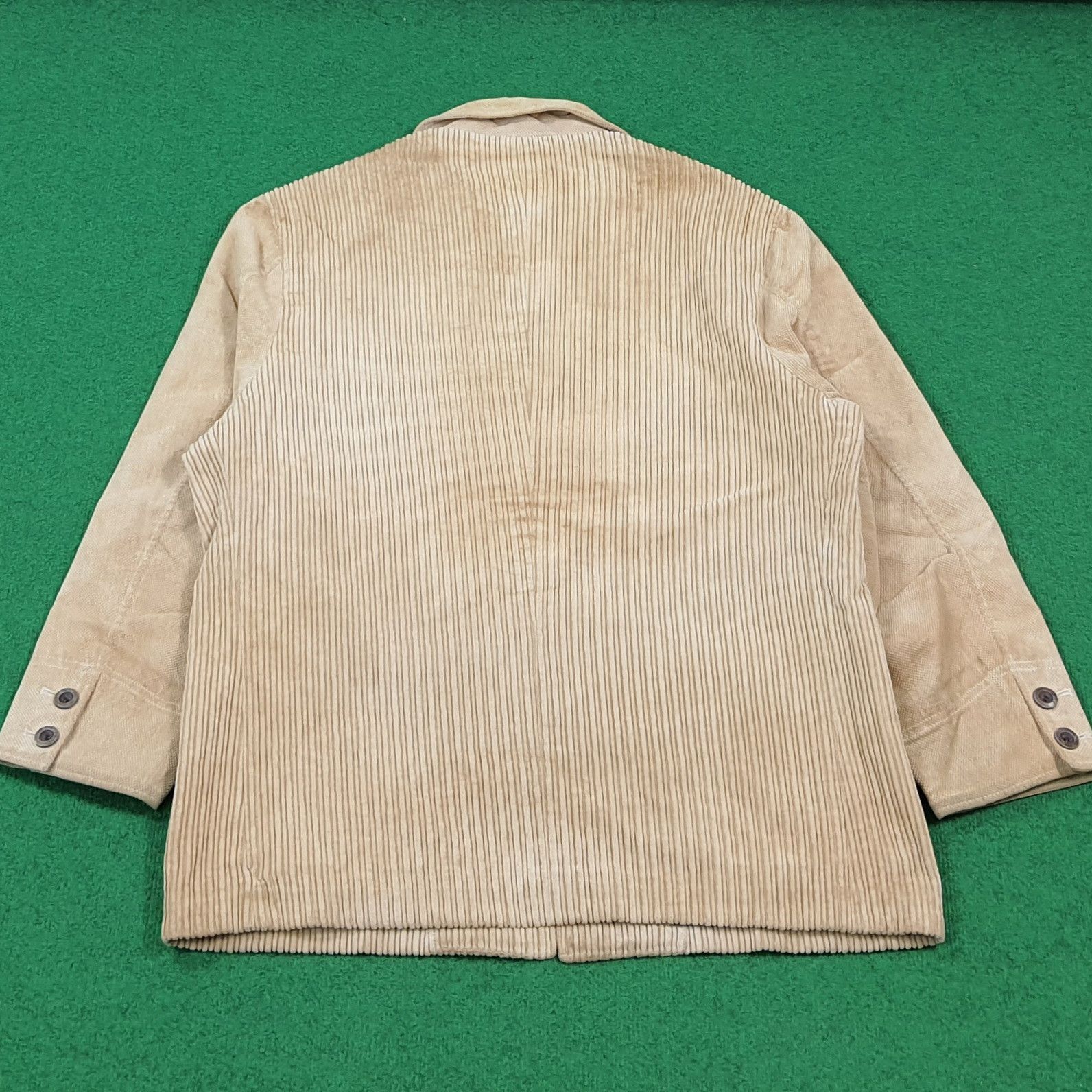 Issey Miyake Vintage 90s Issey Miyake Corduroy Chore Beige Jacket C309N19 Size US L / EU 52-54 / 3 - 3 Thumbnail