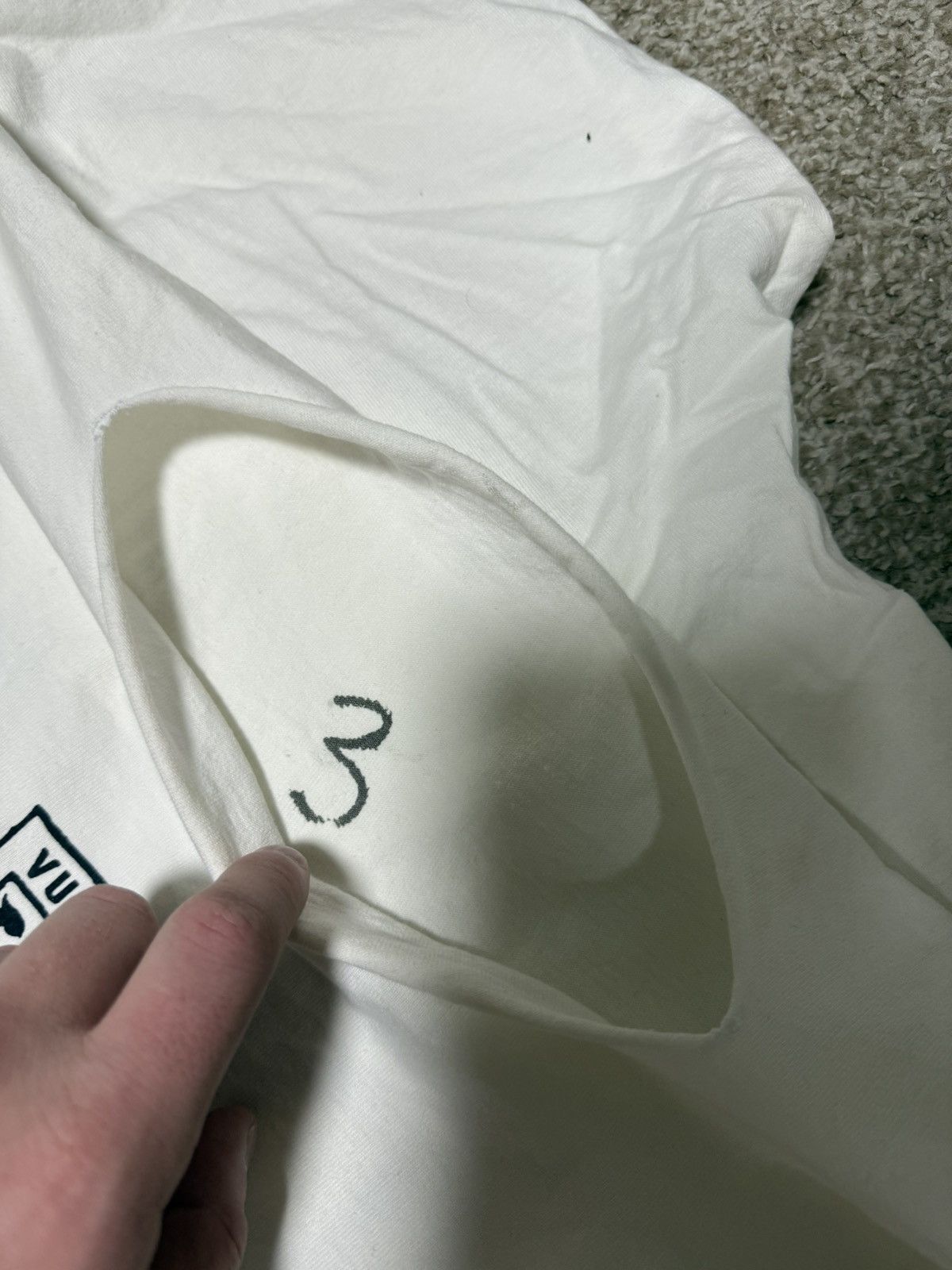 Kanye West Kanye West Vultures Logo Tee Size US XL / EU 56 / 4 - 5 Thumbnail