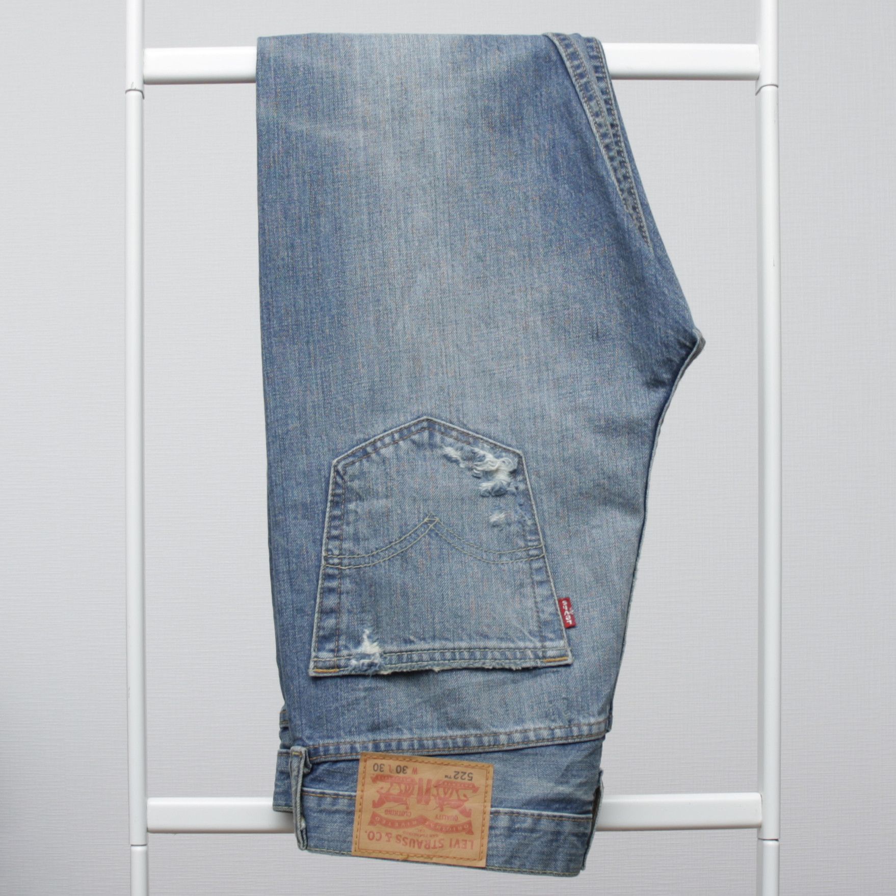 Levi's Distressed Levi’s 522 Mens 30W 30L Size US 30 / EU 46 - 1 Thumbnail