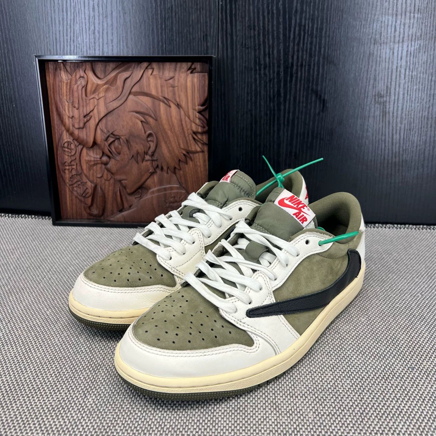 Hermes AJ1 Low TS, Beige/Green Reverse Swoosh 8.0 Size US 8 / EU 41 - 1 Thumbnail