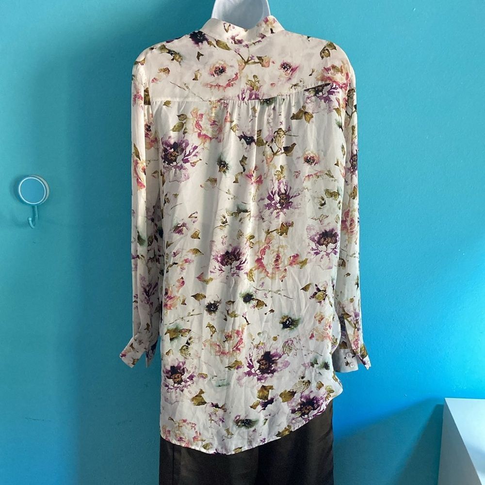 Haute Hippie Haute Hippie Womens Size XS Floral Cream Silk Button Up Blou Size XS / US 0-2 / IT 36-38 - 4 Thumbnail