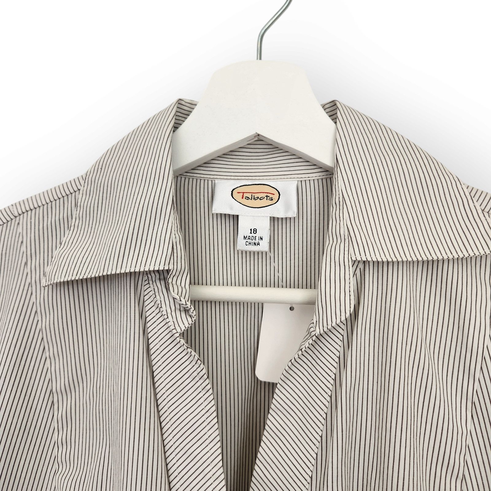 Vintage Vintage Talbots White Dark Gray PinstripeButton Down Shirt18 Size XL / US 12-14 / IT 48-50 - 2 Thumbnail