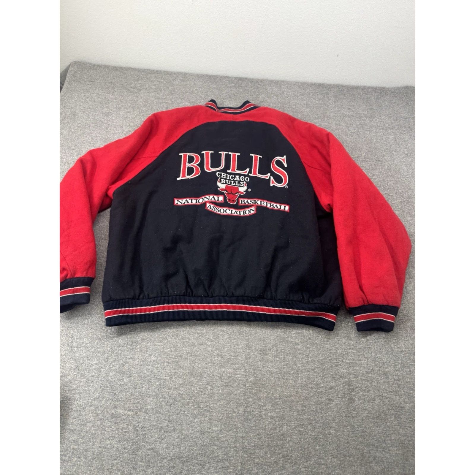 Logo Athletic VINTAGE Chicago Bulls NBA Logo Athletic Jacket Mens XL Black Red Full Zip Size US XL / EU 56 / 4 - 2 Thumbnail