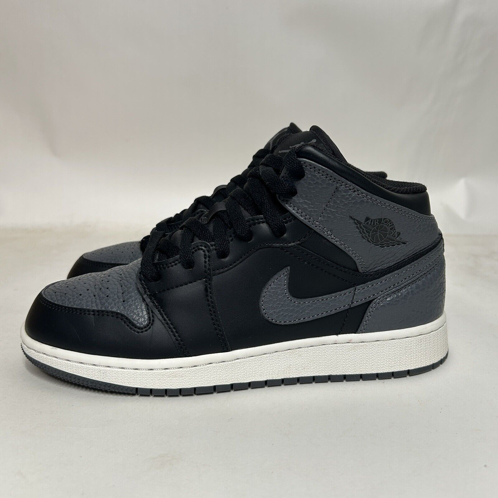 Nike Nike Shoes Air Jordan 1 Mid Retro GS “Black Grey” 2024 Size US 8.5 / IT 38.5 - 6 Thumbnail