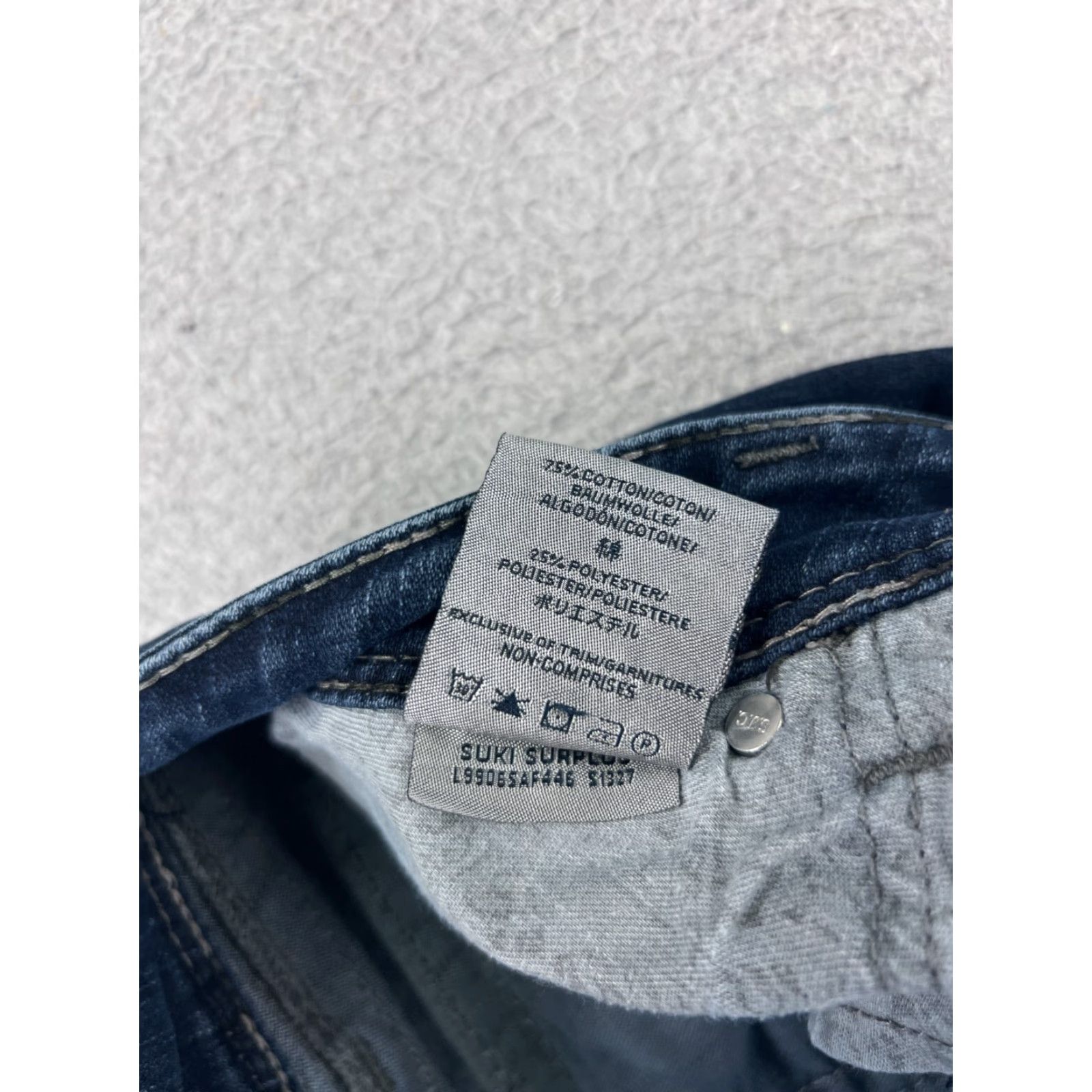 Silver Jeans Co. VINTAGE? No, Silver Jeans Suki Surplus Blue Denim Bootcut Jeans - 31 Waist, 27.5 Inseam, Cotton Blend, Embroidered, Logo, 5-Pocket Womens Jeans Size 24" / US 00 / IT 34 - 5 Thumbnail