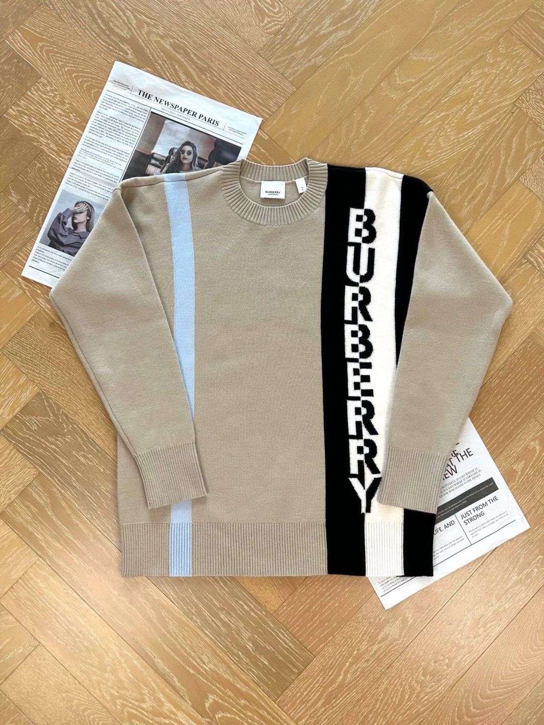 Burberry Burberry Logo Jacquard Long Sleeve Sweater Size US S / EU 44-46 / 1 - 1 Thumbnail