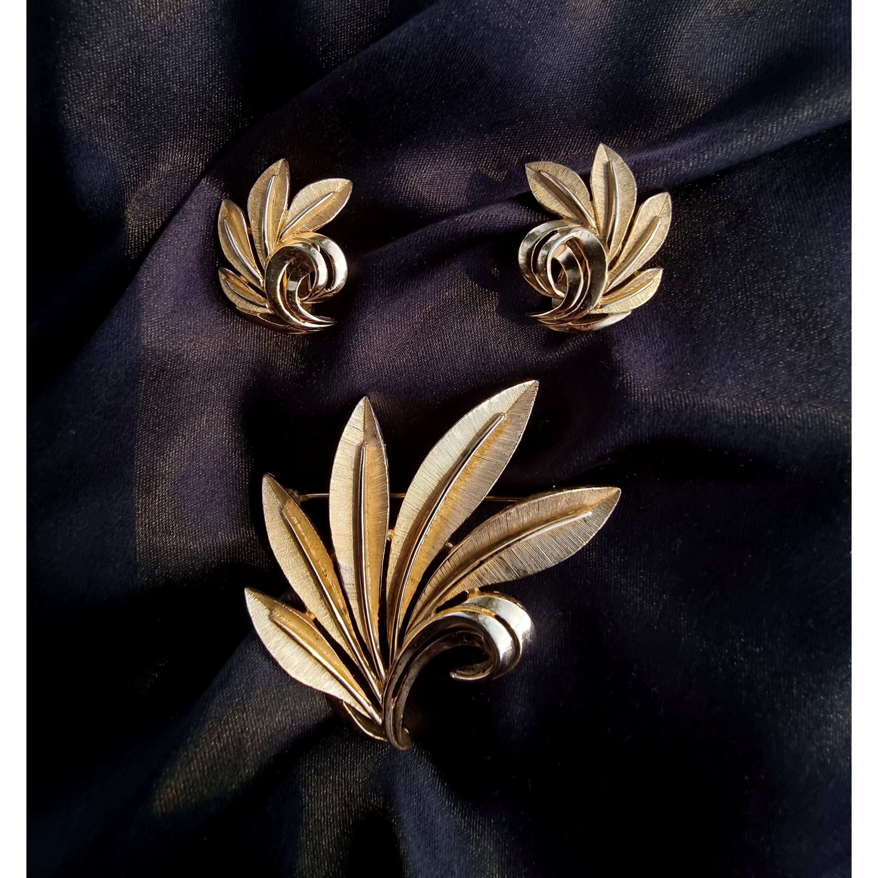 Other Vintage CROWN TRIFARI 1960s Gold Tone Leaf Leaves Floral Set Size ONE SIZE - 1 Thumbnail