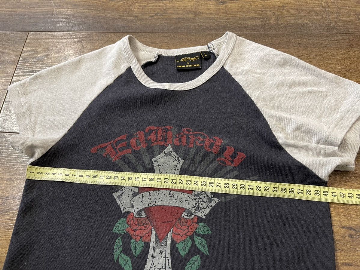 Ed Hardy Ed Hardy UO Exclusive Grey & Black Raglan Baby T-Shirt Size L / US 10 / IT 46 - 12 Thumbnail